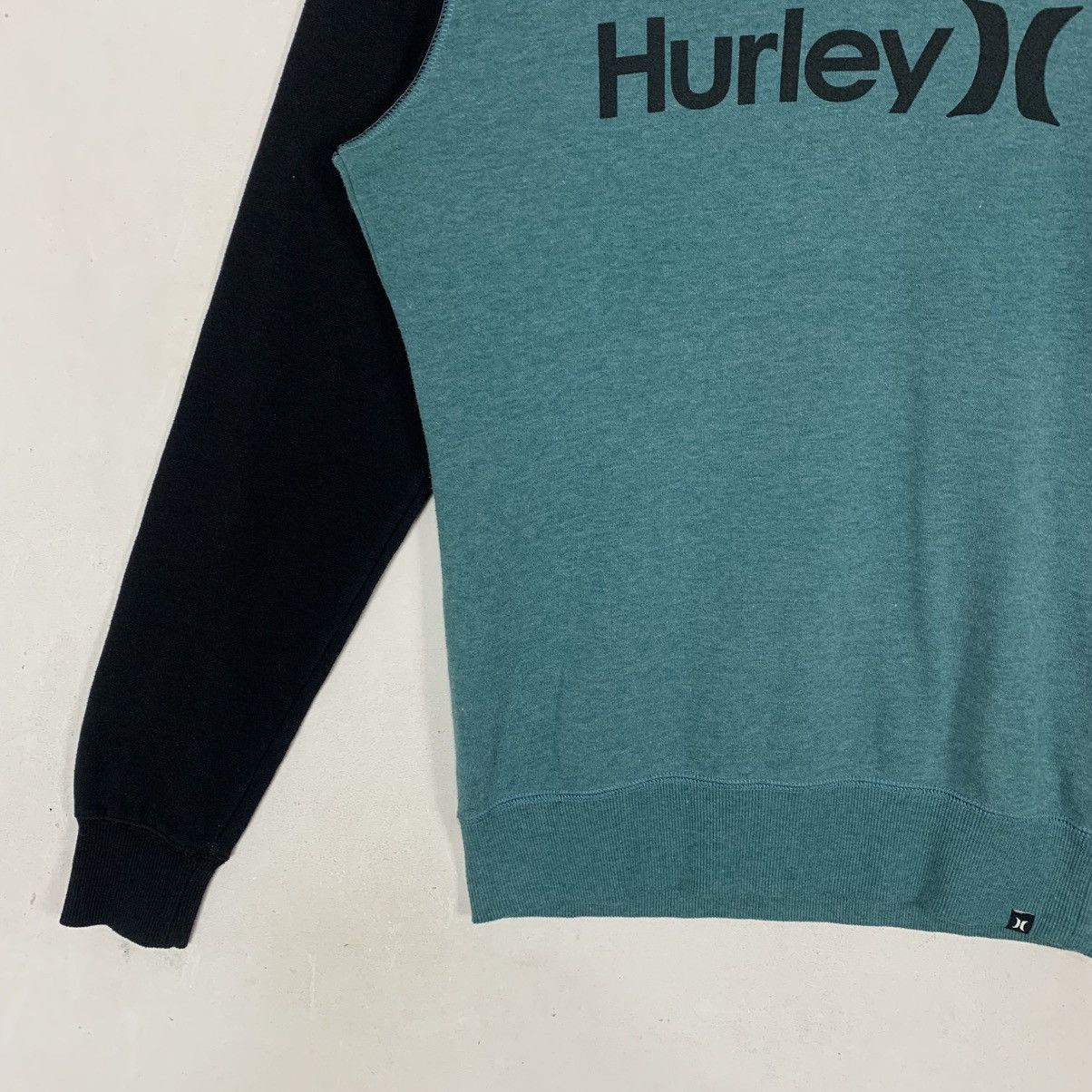 Hurley Hurley Apparel Surf Style JapaneseBrand Sweatshirt Size US S / EU 44-46 / 1 - 3 Thumbnail