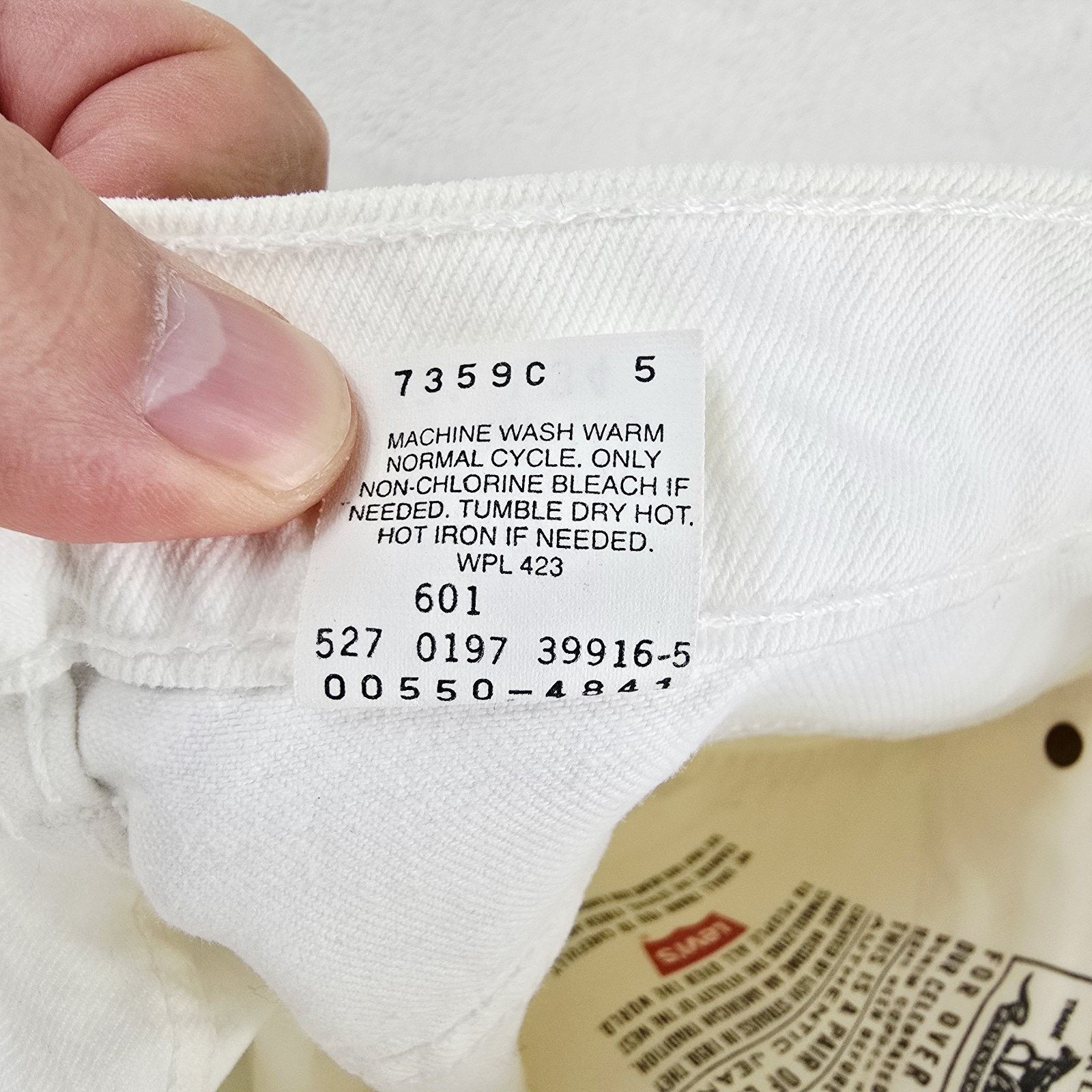 Levi's Vintage Levis 550 Jeans 30x13 Cropped Shorts 90s *FLAWS* Size US 31 - 5 Thumbnail