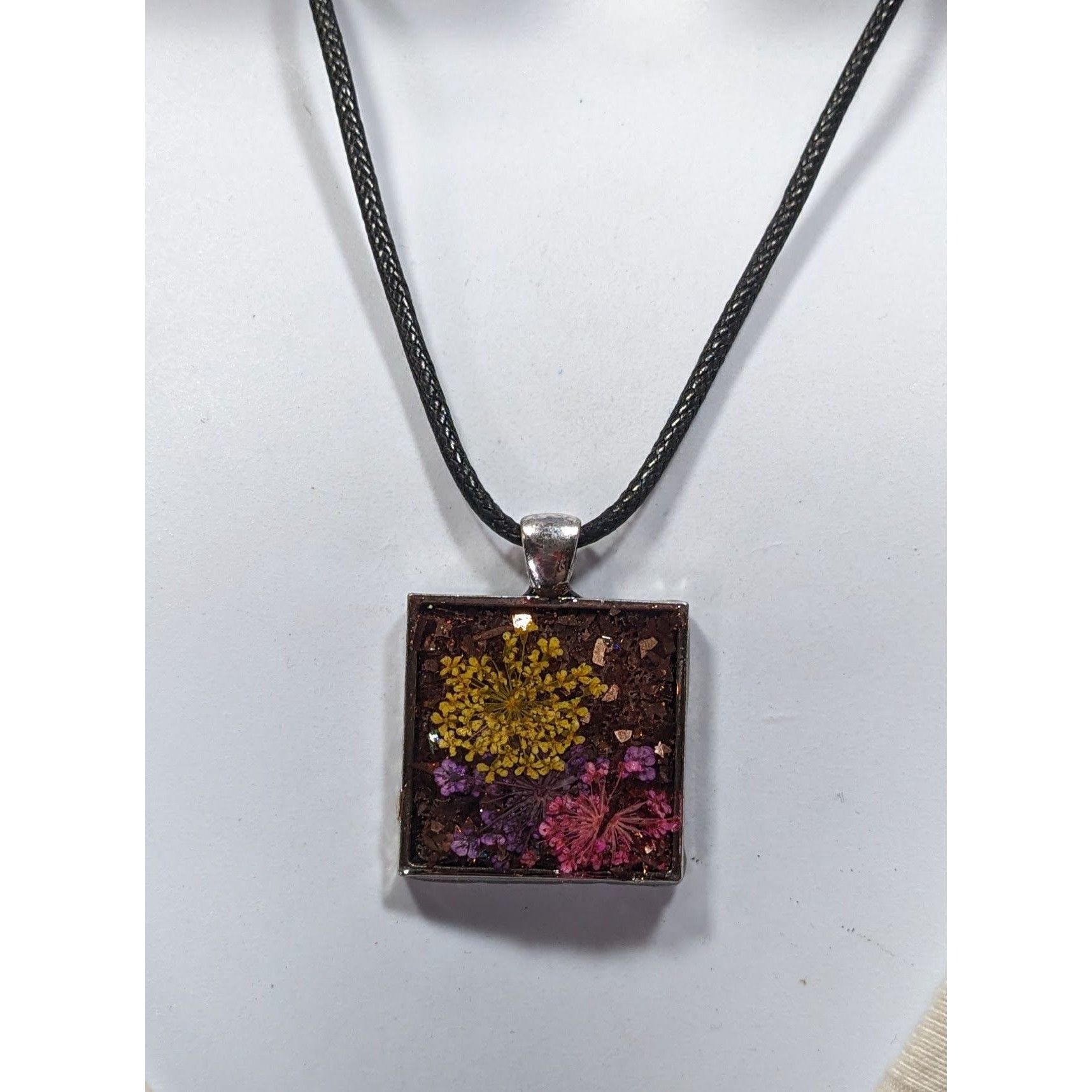 Other Handmade Pressed Flower And Glitter Under Resin Pendant Neck Size ONE SIZE - 4 Thumbnail