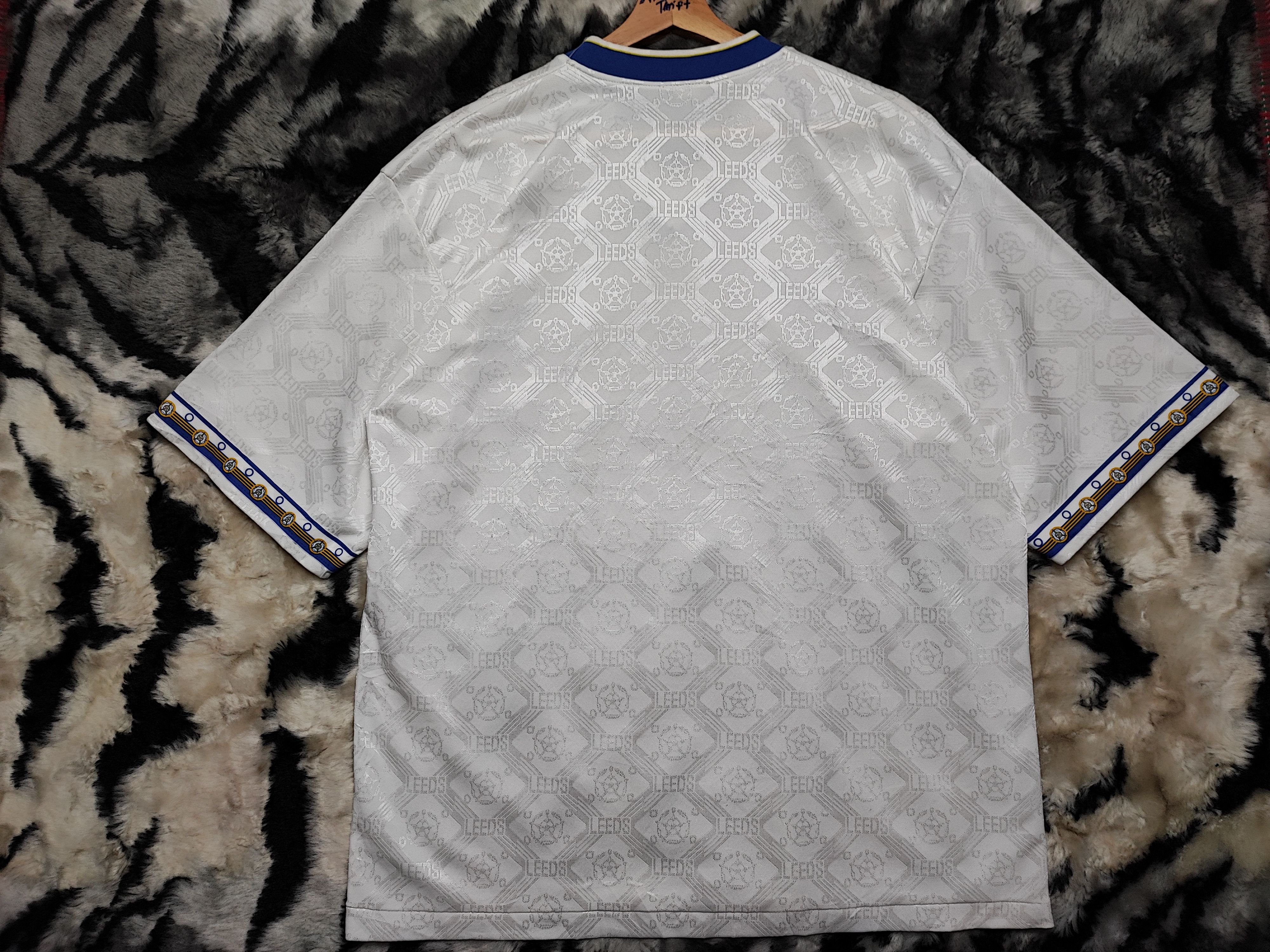 Vintage Jersey Vintage Monogram Over Print by Admiral Japan Size US L / EU 52-54 / 3 - 14 Thumbnail