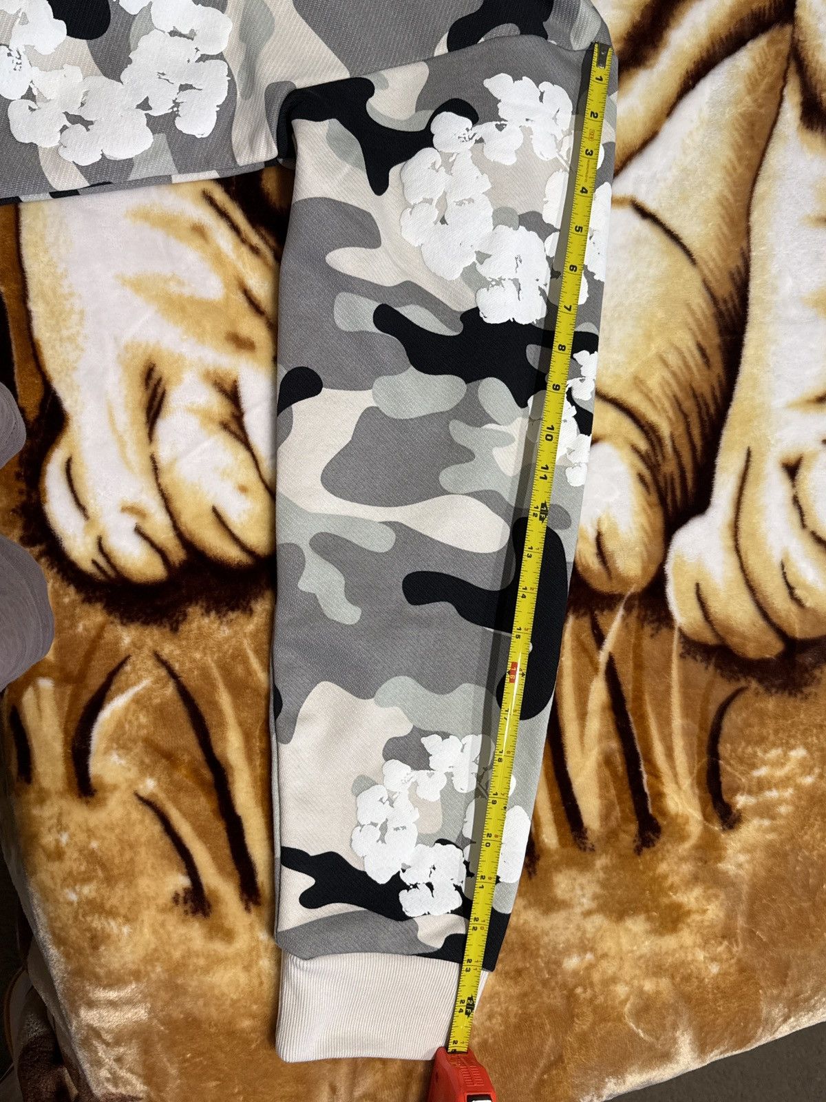 DENIM TEARS Denim tears snow camo wreath zip hoodie xl Size US XL / EU 56 / 4 - 5 Thumbnail