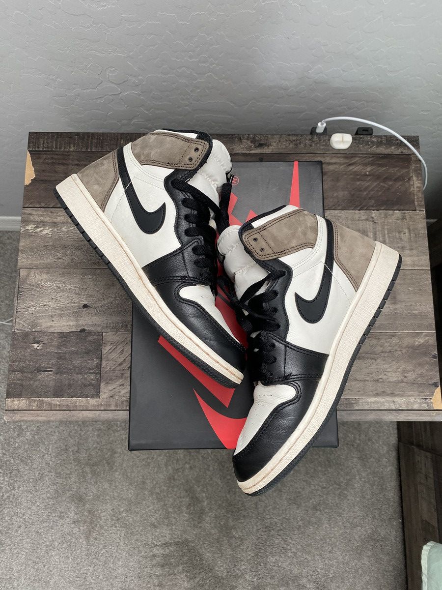 Jordan Brand Jordan 1 High Mocha Size US 6.5 / EU 39-40 - 2 Thumbnail