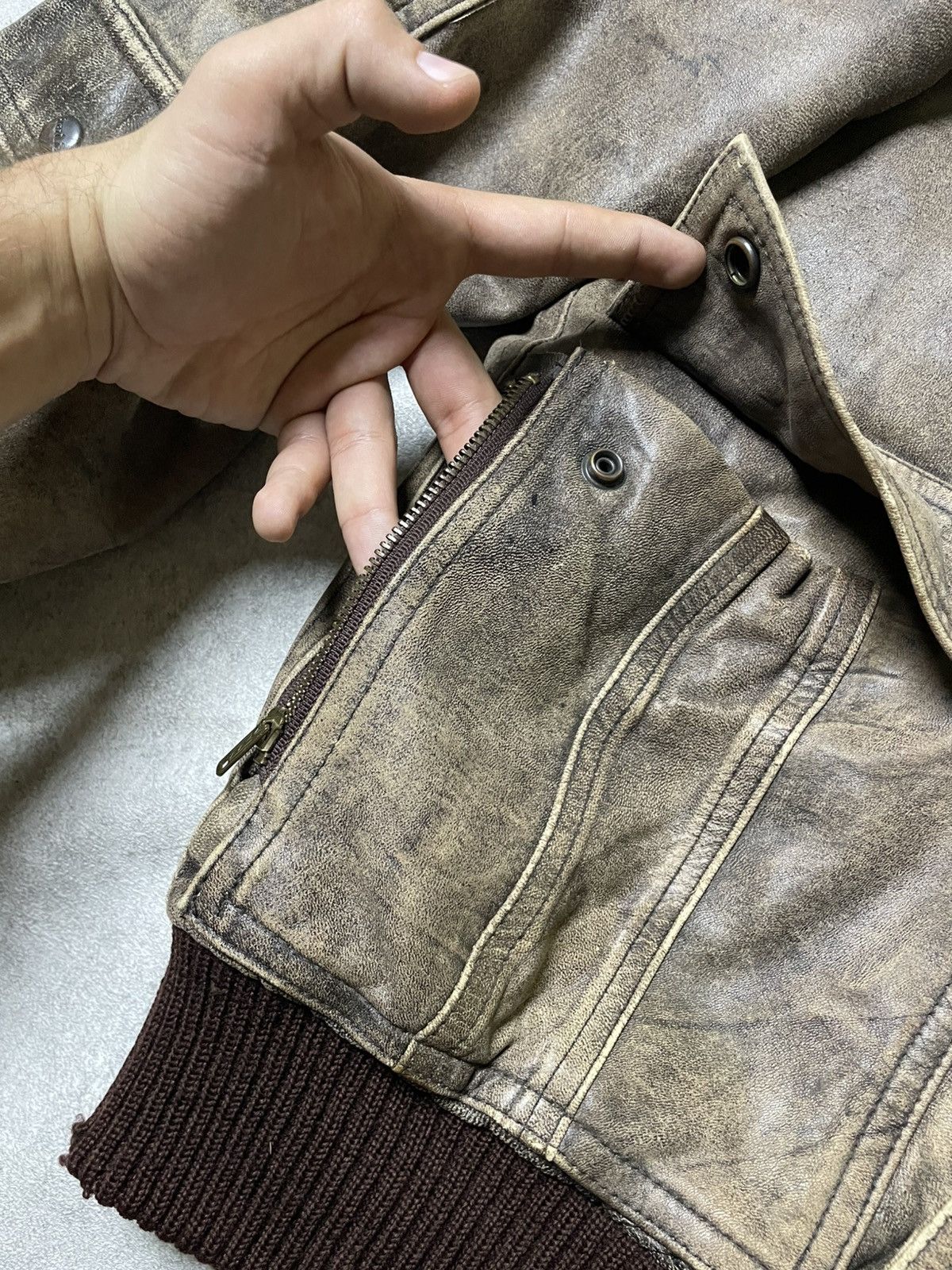 Genuine Leather 70s Multi-pocket Bomber Leather Flight Jacket Military Army Size US L / EU 52-54 / 3 - 15 Thumbnail