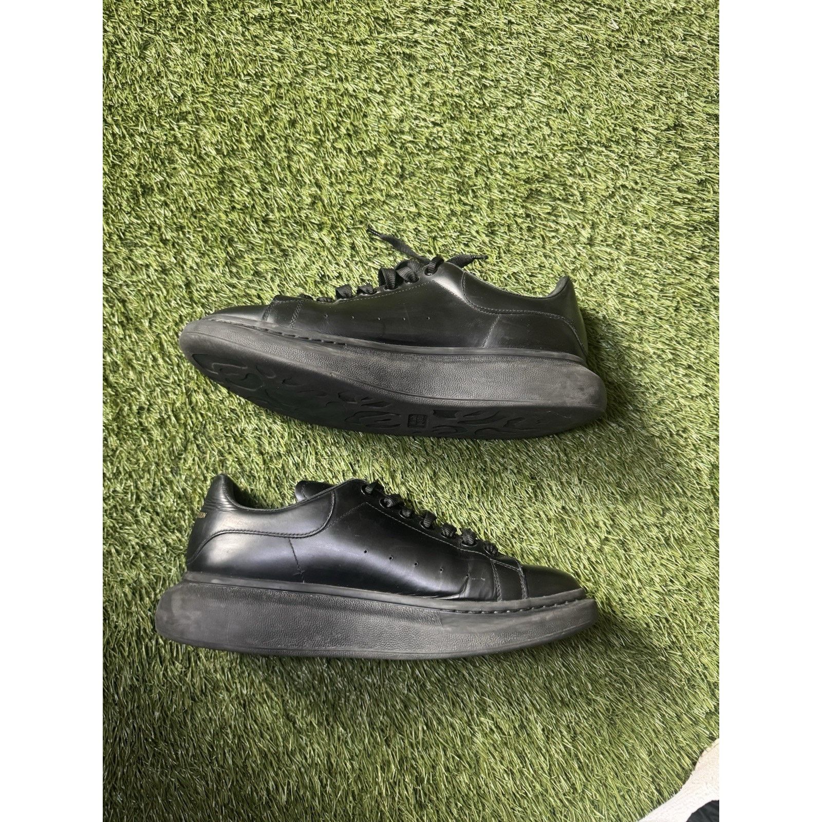 Alexander McQueen Alexander McQueen Oversized Sneaker Men’s All Black Size US 12 / EU 45 - 2 Thumbnail