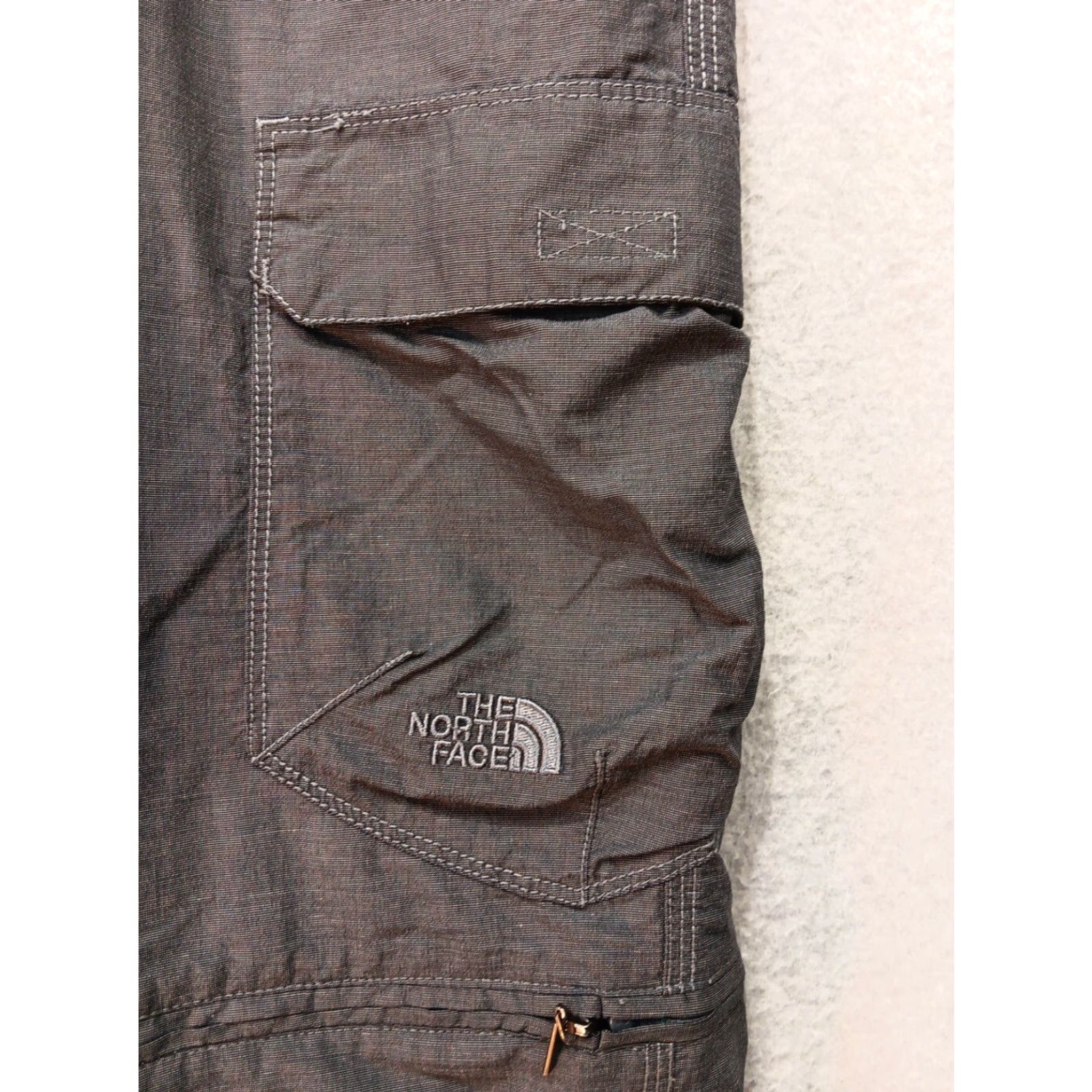 The North Face The North Face Men Cargo Pants Shorts 36 Regular Gray Zip Off Convertible Hiking Shorts Pockets Adjustable Waist 32 Inseam Mens Size US 36 / EU 52 - 6 Thumbnail