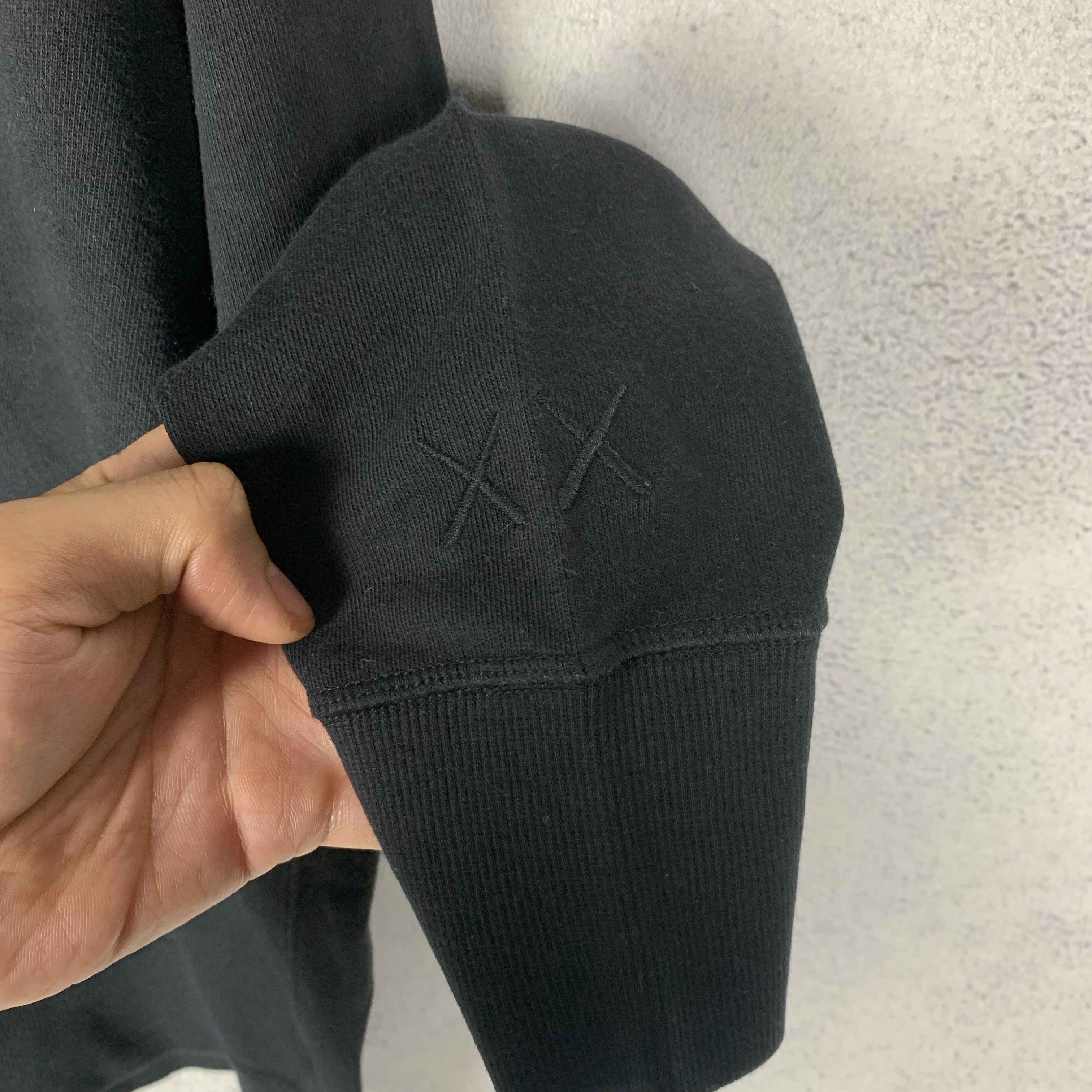 Kaws × Peanuts × Uniqlo Uniqlo x Kaws Sweatshirt Crewneck Size US M / EU 48-50 / 2 - 3 Thumbnail