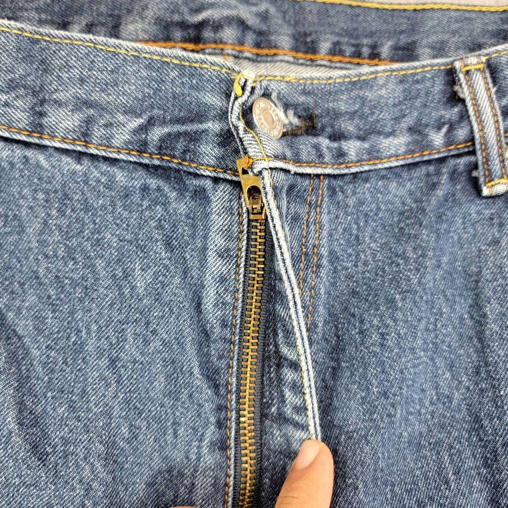 Levi's Levi's 550 Jeans Mens 44x30 Blue Relaxed Fit Tapered Leg Medium Wash Denim Pants Jeans Size US 44 / EU 60 - 4 Thumbnail