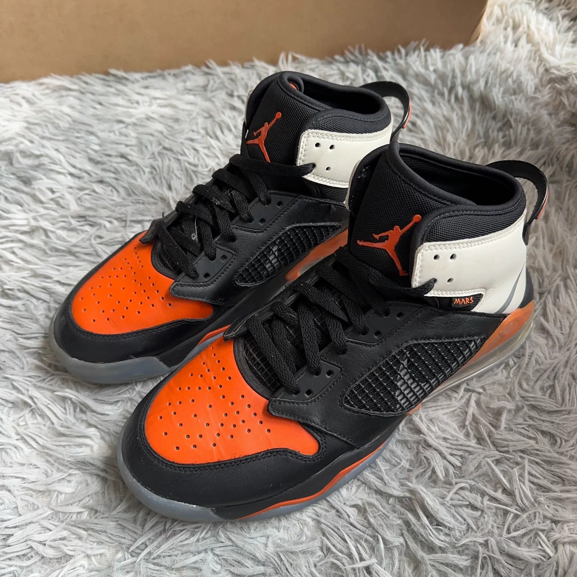 Nike Nike Orange Lowtop Sneakers 44 Men Size US 10.5 / EU 43-44 - 1 Thumbnail