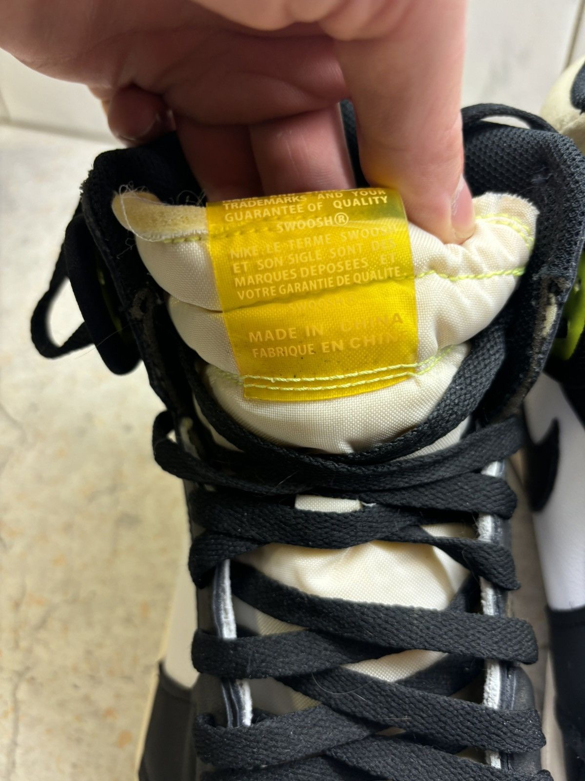 Jordan Brand Air Jordan 1 Retro High OG ‘Volt Gold’ Size US 11.5 / EU 44-45 - 8 Thumbnail