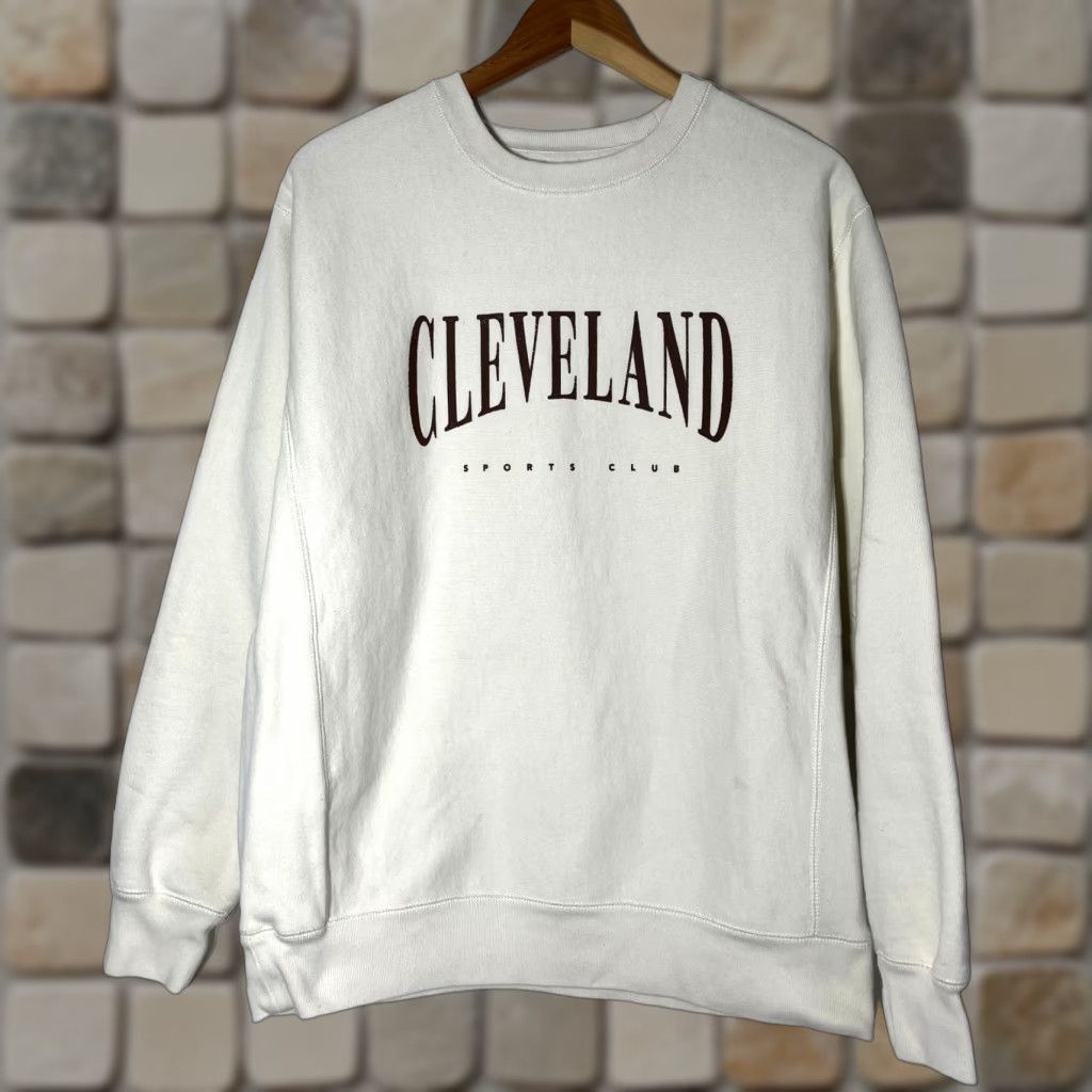 Vintage Emily Roggenburk Women's Sweatshirt Crewneck Pullover Off-White M Cleveland Sports Club City Size M Size M / US 6-8 / IT 42-44 - 1 Thumbnail
