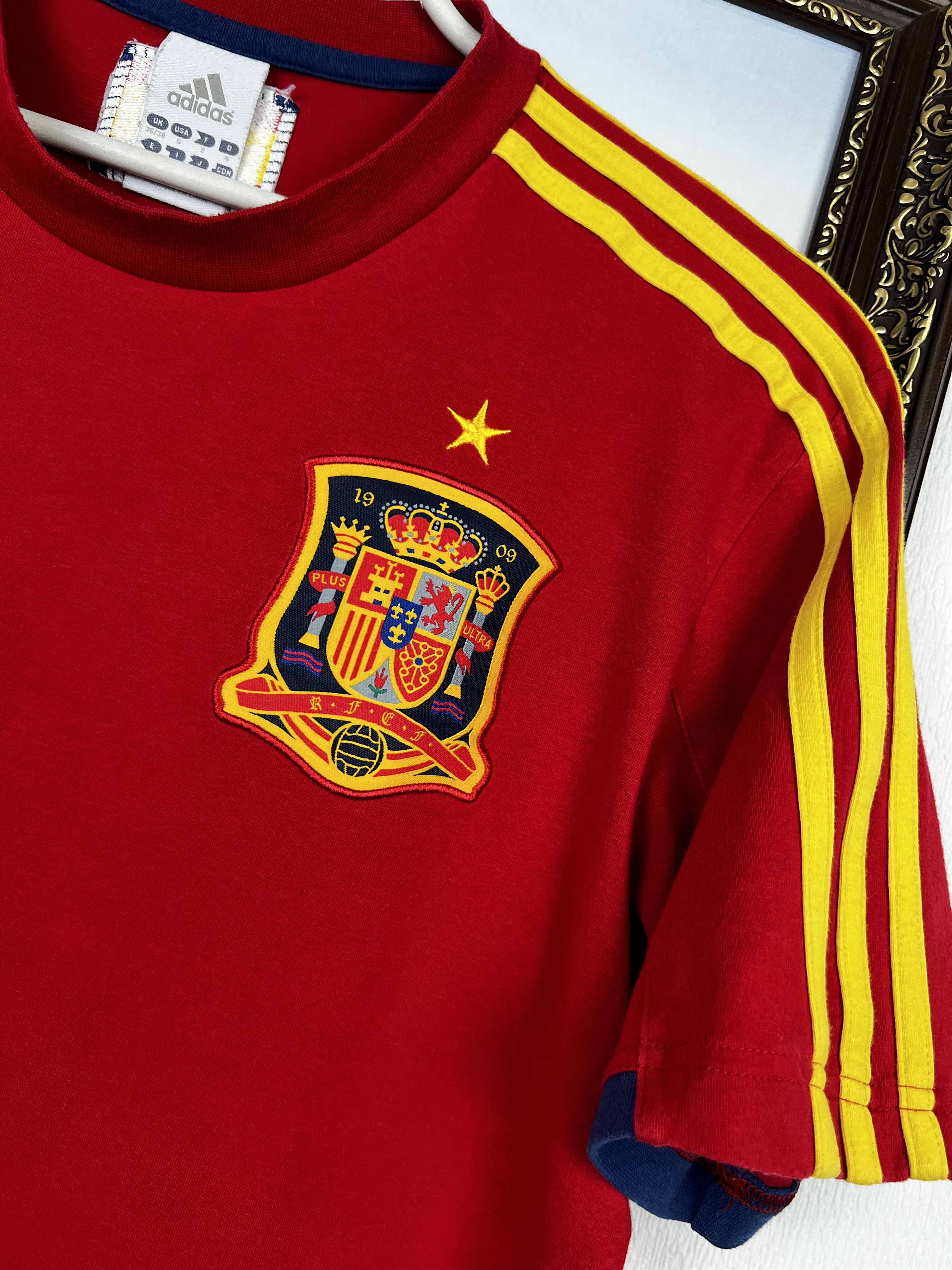 Adidas Vintage Adidas Spain Football Shirt Soccer Tee Jersey Mens Size US S / EU 44-46 / 1 - 3 Thumbnail