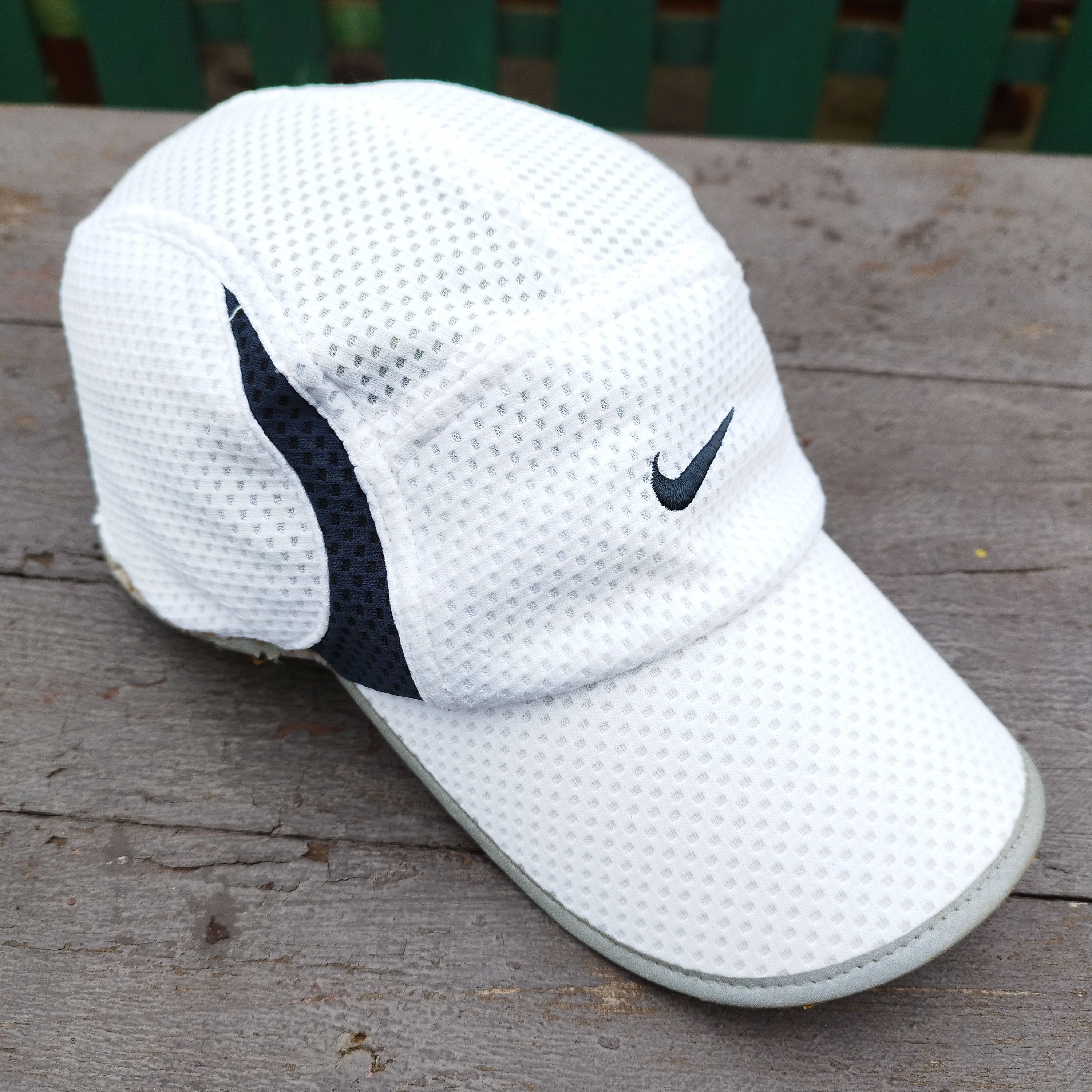 Nike Nike Mesh Running Cap Adjustable High-Visibility Ultralight Size ONE SIZE - 1 Thumbnail