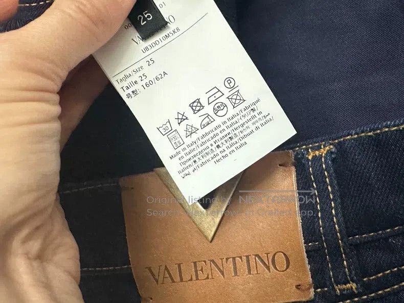 Valentino Valentino A cropped denim jacket with a dropped shoulder s Size M / US 6-8 / IT 42-44 - 7 Thumbnail