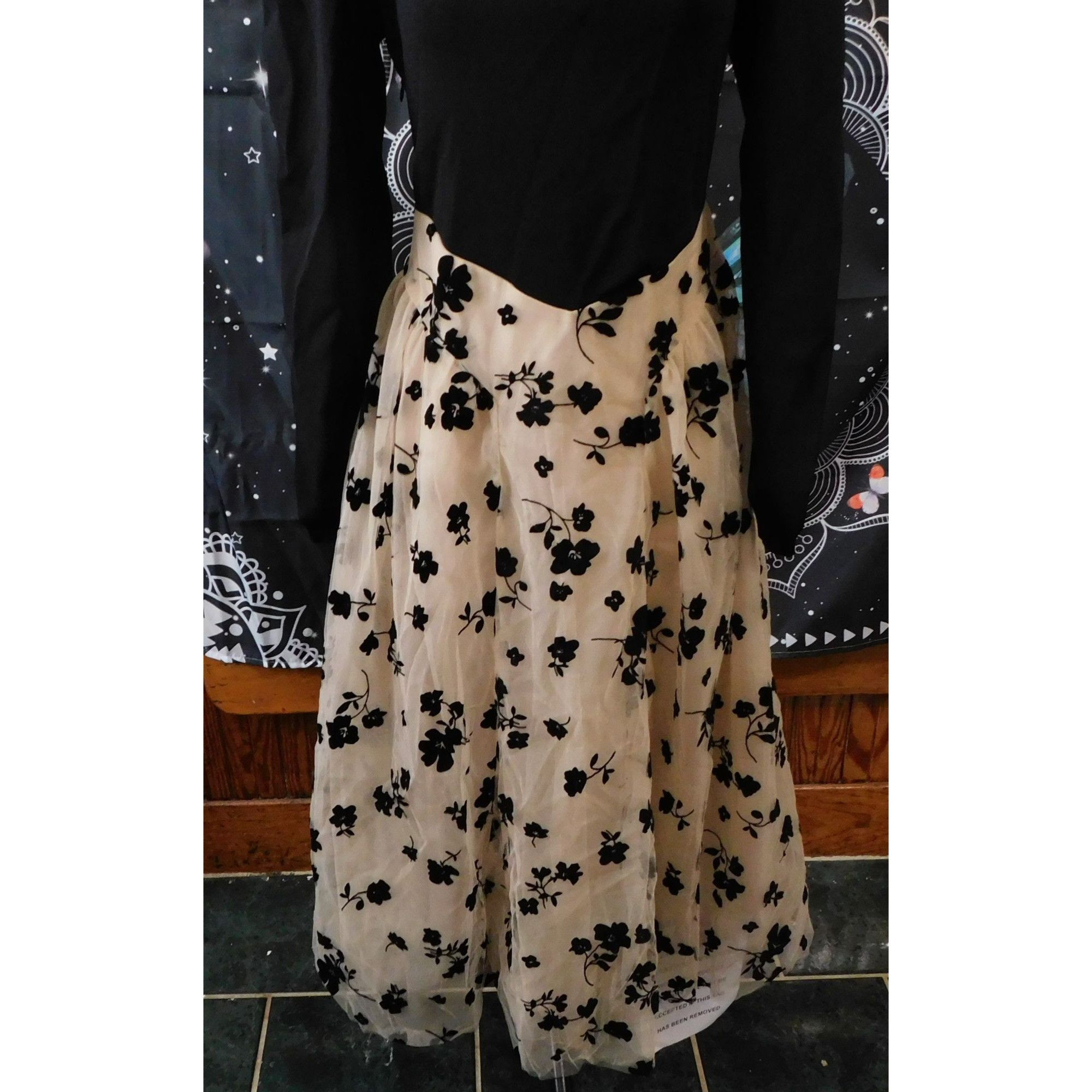 Other Chicwish Formal Floral Dress With Velvet Accents Size M / US 6-8 / IT 42-44 - 3 Thumbnail