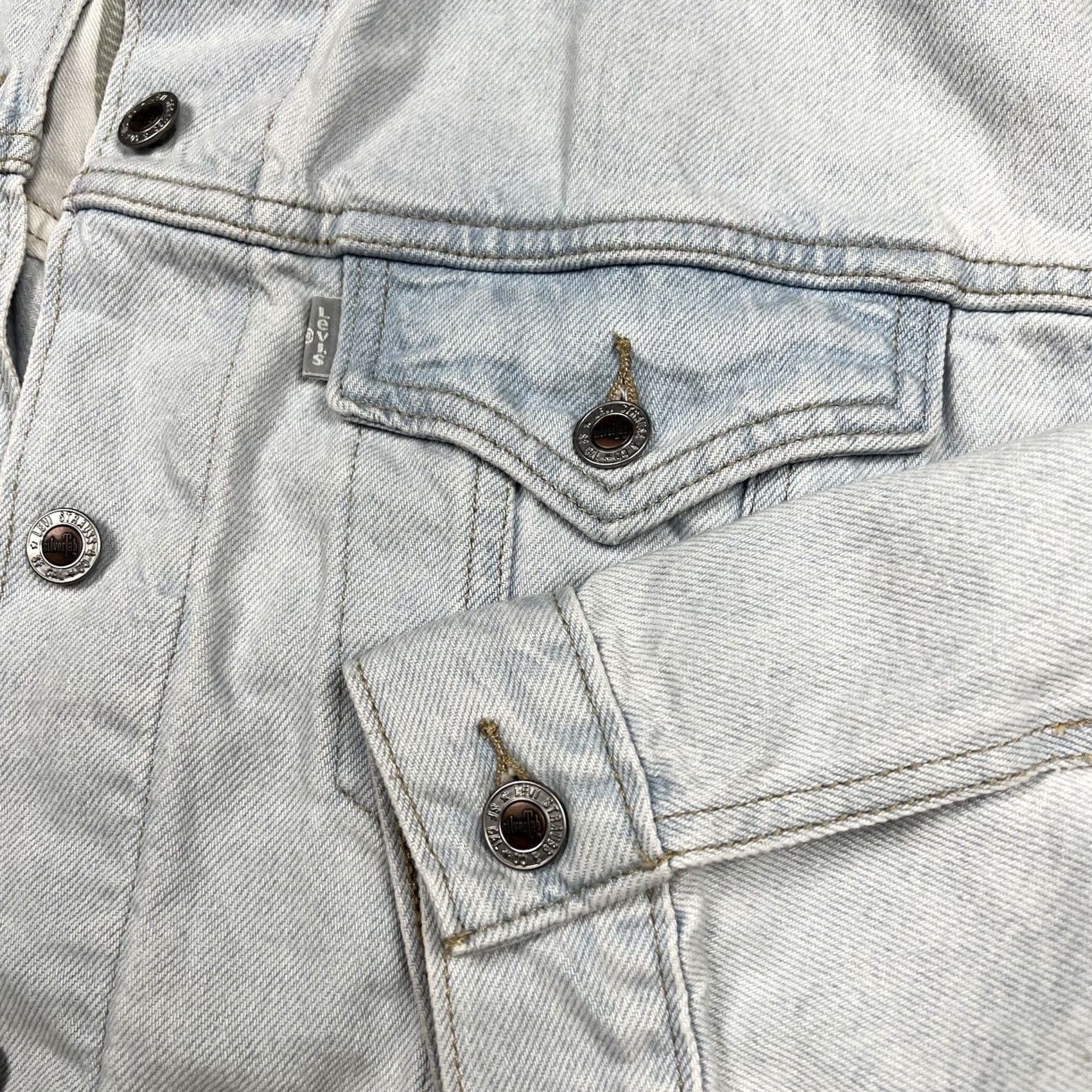 Denime VINTAGE Levis SilverTab Jean Jacket Womens Large Denim Cropped Light Blue Jacket, Casual, Modern, Stylish, 90s Inspired, Fall Winter Women’s Size 36" / US 14 / IT 50 - 6 Thumbnail