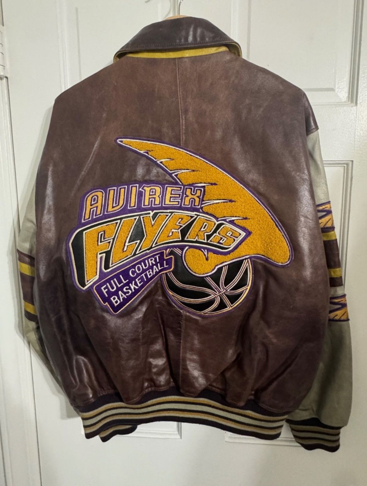 Avirex 90’s AVIREX PURPLE /BEIGE /GOLD FLYERS VARSITY JACKET SZ M Size US M / EU 48-50 / 2 - 1 Thumbnail