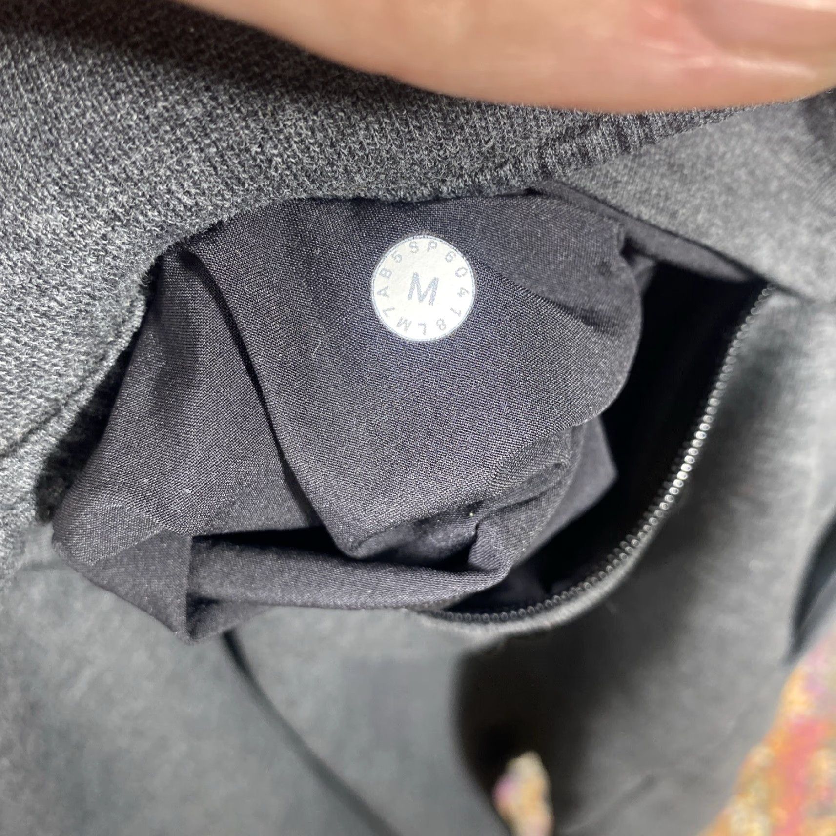 Lululemon Lululemon Shorts Mens M Gray 9 Inseam Athletic Gym Drawstring Stretch Lined Polyester Blend Regular Inseam 9 Size US 31 - 4 Thumbnail