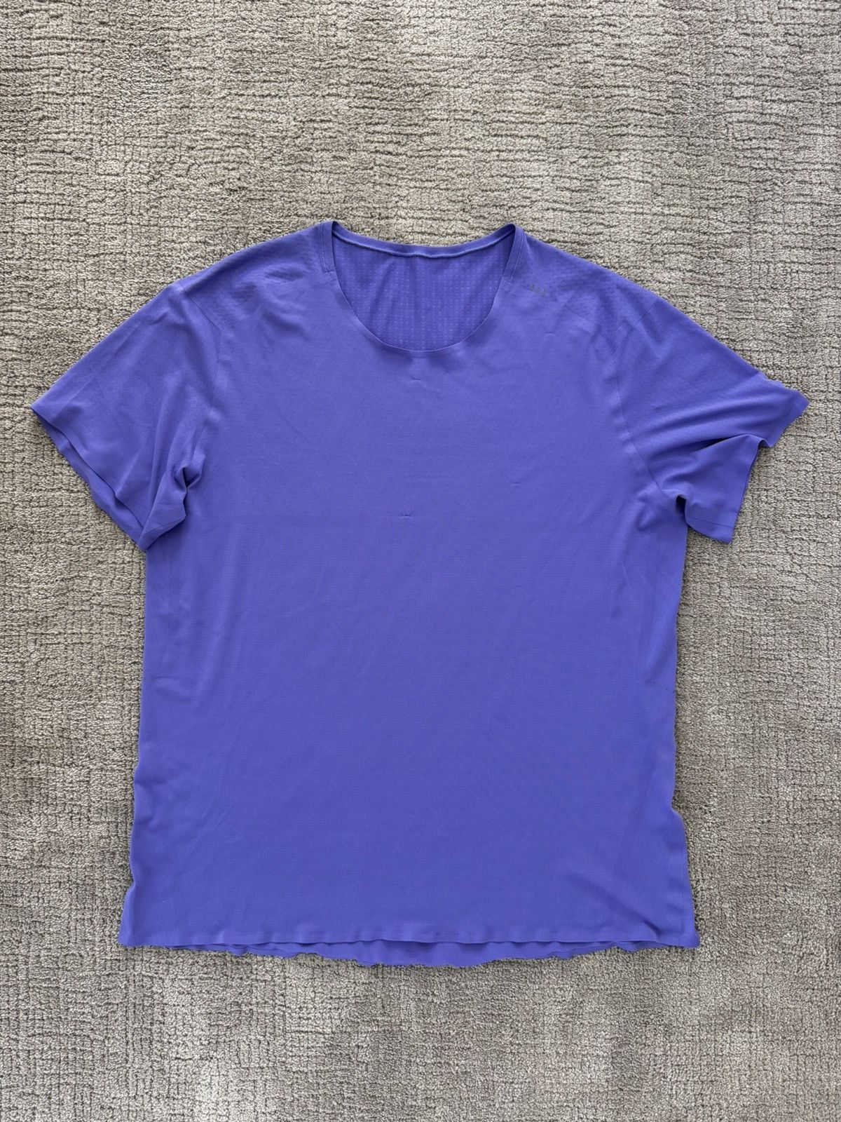 Lululemon Lot of 2: Short Sleeve Athletic Shirts Size US L / EU 52-54 / 3 - 4 Thumbnail