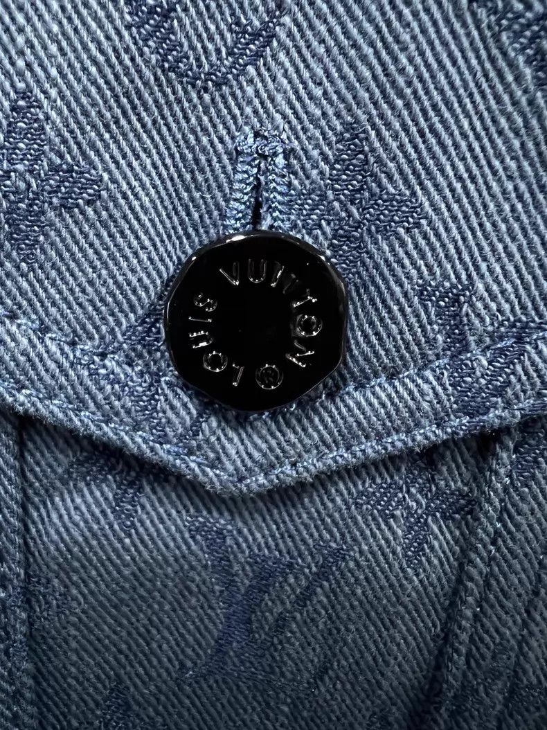 Louis Vuitton Louis Vuitton Blue presbyopic full print denim jacket Size US S / EU 44-46 / 1 - 5 Thumbnail