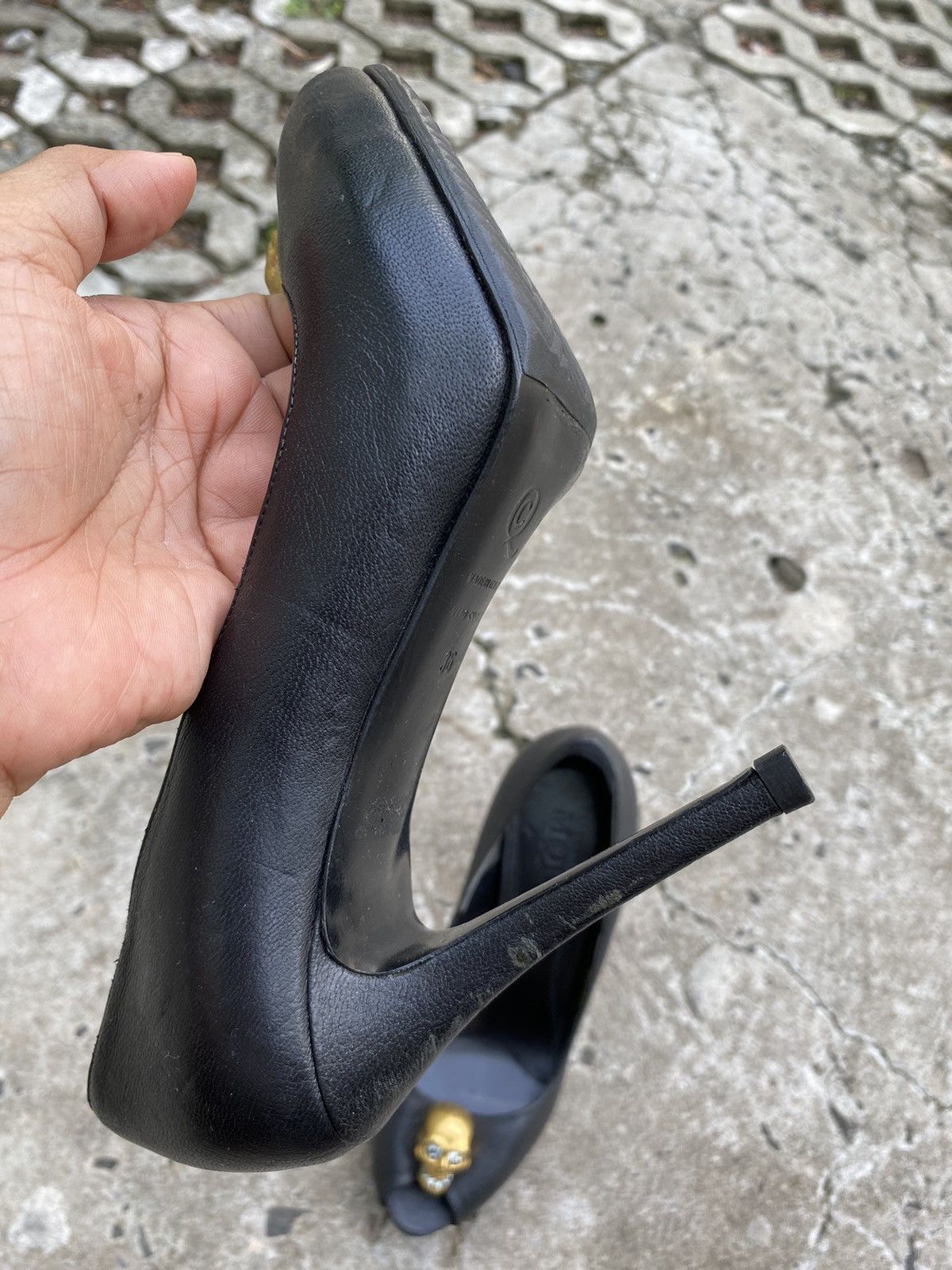 Alexander McQueen Alexander McQueen Leather Embellished Skull Peep Toe Pumps Size US 6 / IT 36 - 10 Thumbnail