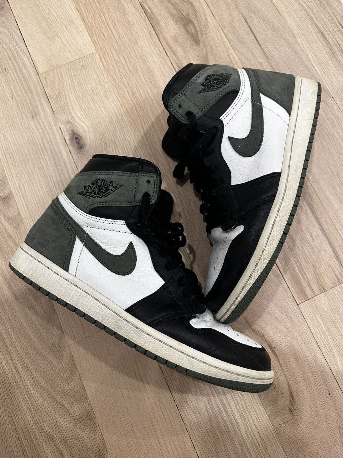 Jordan Brand Jordan 1 clay green black toe Nike 8US Size US 8 / EU 41 - 11 Thumbnail