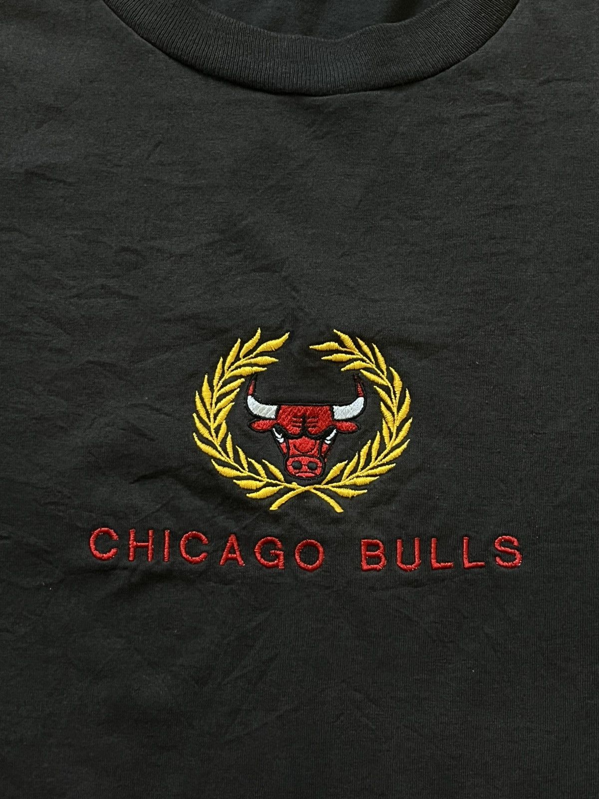 Vintage Vintage 1990’s Chicago Bull Wreath Logo Single Stitch Size US XL / EU 56 / 4 - 2 Thumbnail