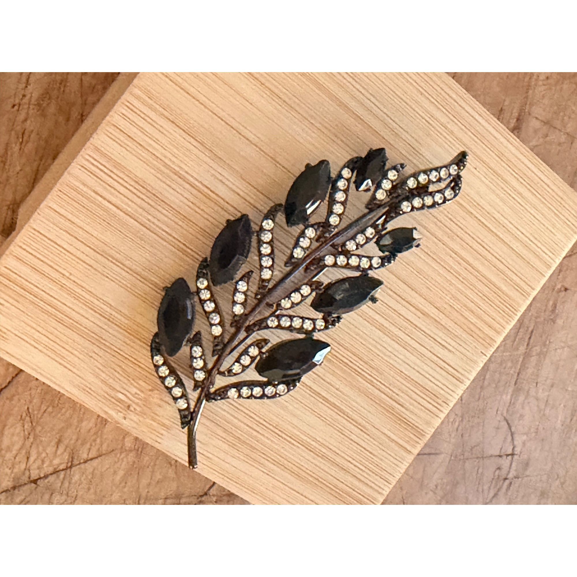 Other Vintage Leaf Brooch Blackl Rhinestone Statement Pin brooch Size ONE SIZE - 1 Thumbnail