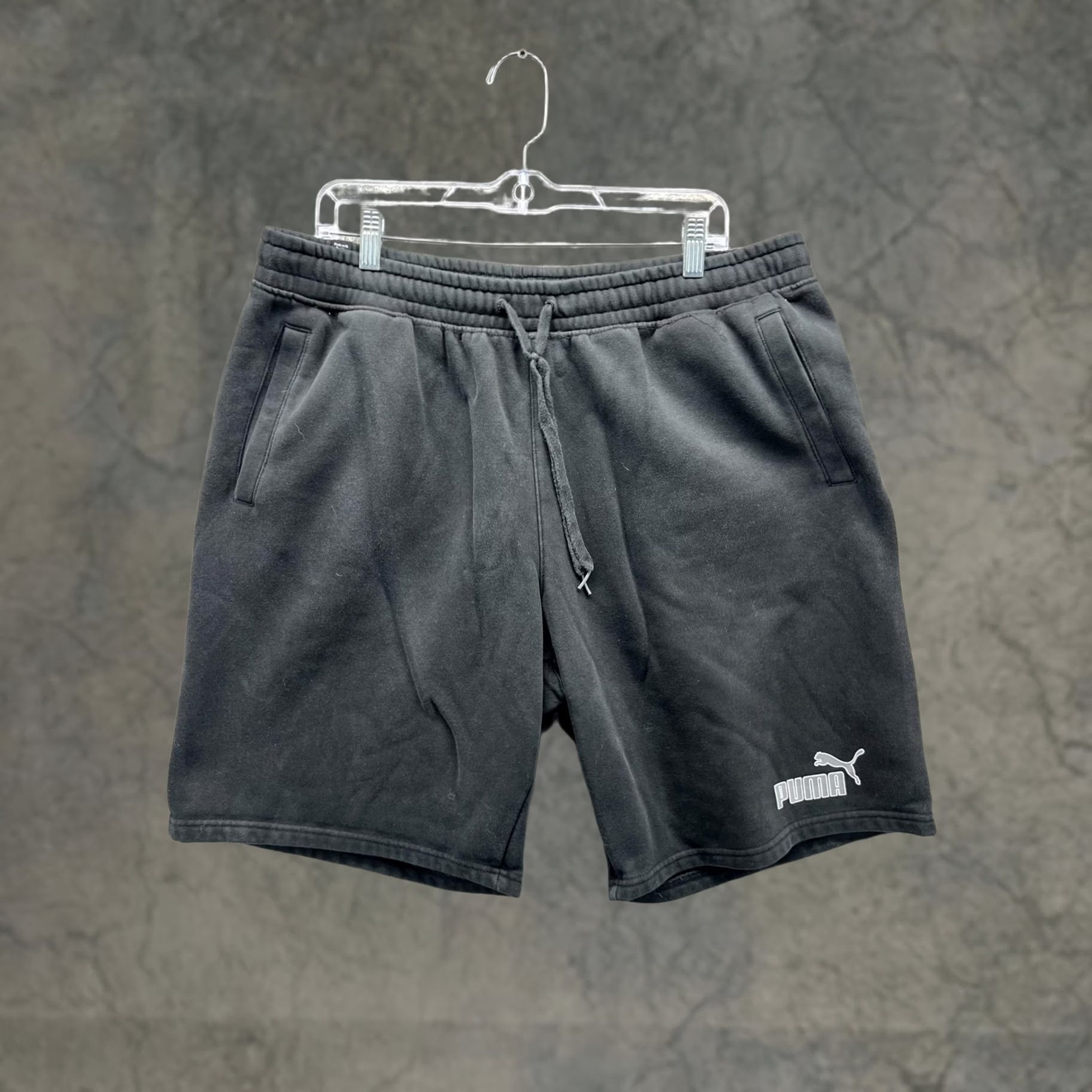 Puma Puma Sweat Shorts Mens XL Black Fleece Gym Training 9 Inseam Logo Drawstring Pockets Elastic Waistwear Casual Activewear Size US 36 / EU 52 - 1 Thumbnail
