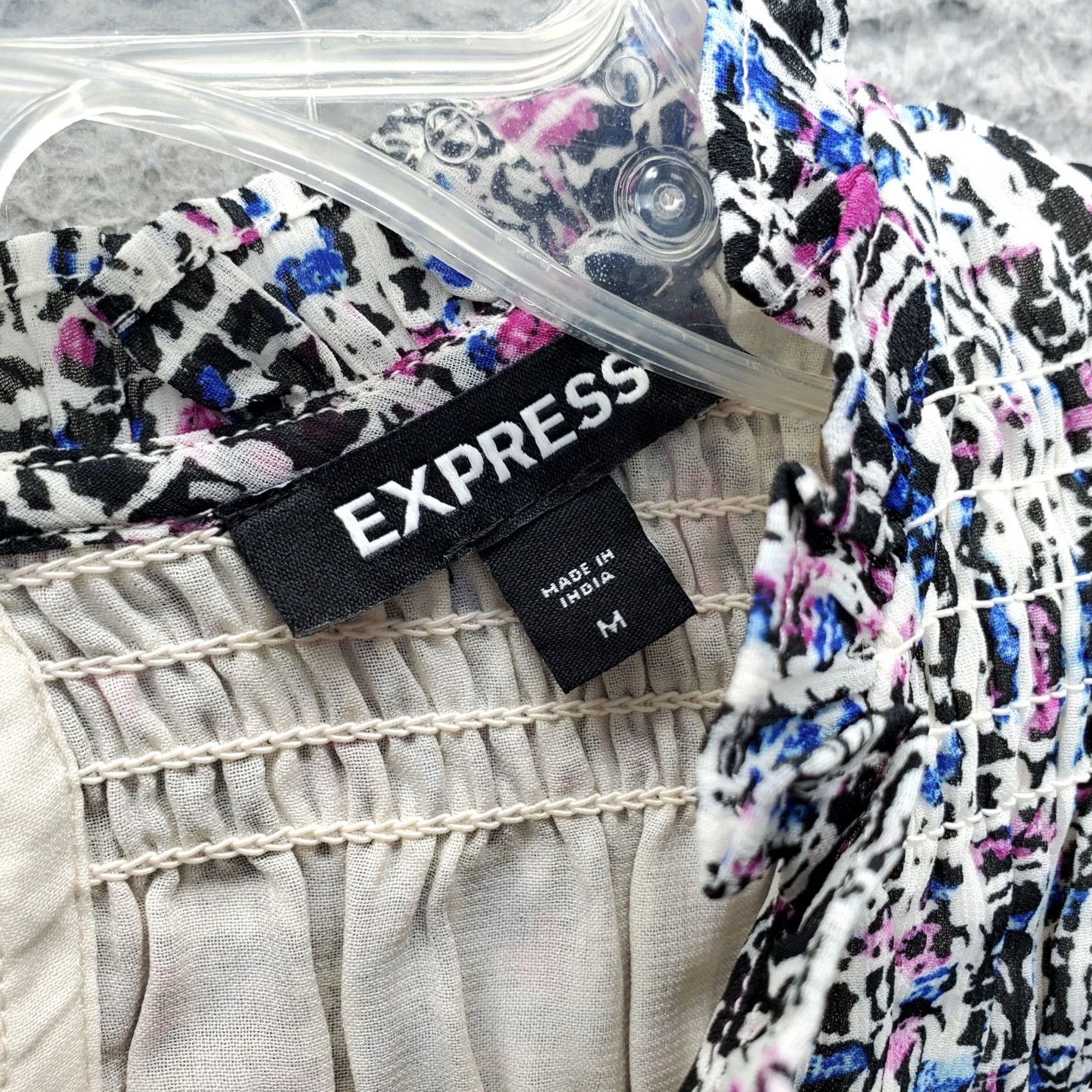 Express Express Blouse Womens Size M Multicolor Tie Dye Bell Sleeve Lined Ruffle Neck 100% Polyester Shirt Size M / US 6-8 / IT 42-44 - 6 Thumbnail