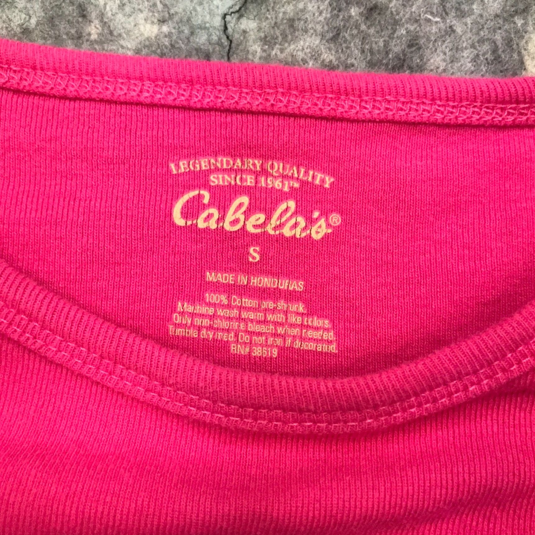 Vintage Cabela's Pink Graphic T-Shirt Womens Shirt Small Regular Fit Short Sleeve Round Neck Casual Basic Top 100% Cotton Size S / US 4 / IT 40 - 3 Thumbnail