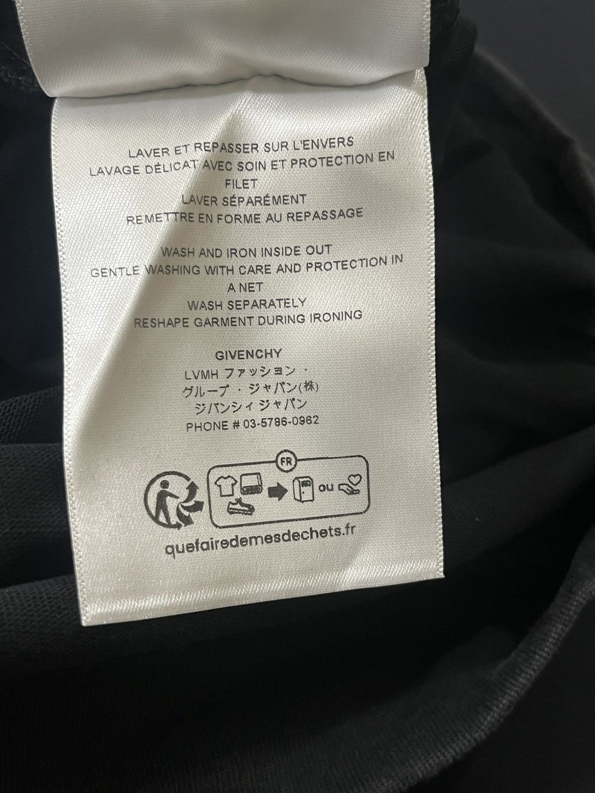 Givenchy Givenchy T-Shirt Sz Medium Size US M / EU 48-50 / 2 - 10 Thumbnail