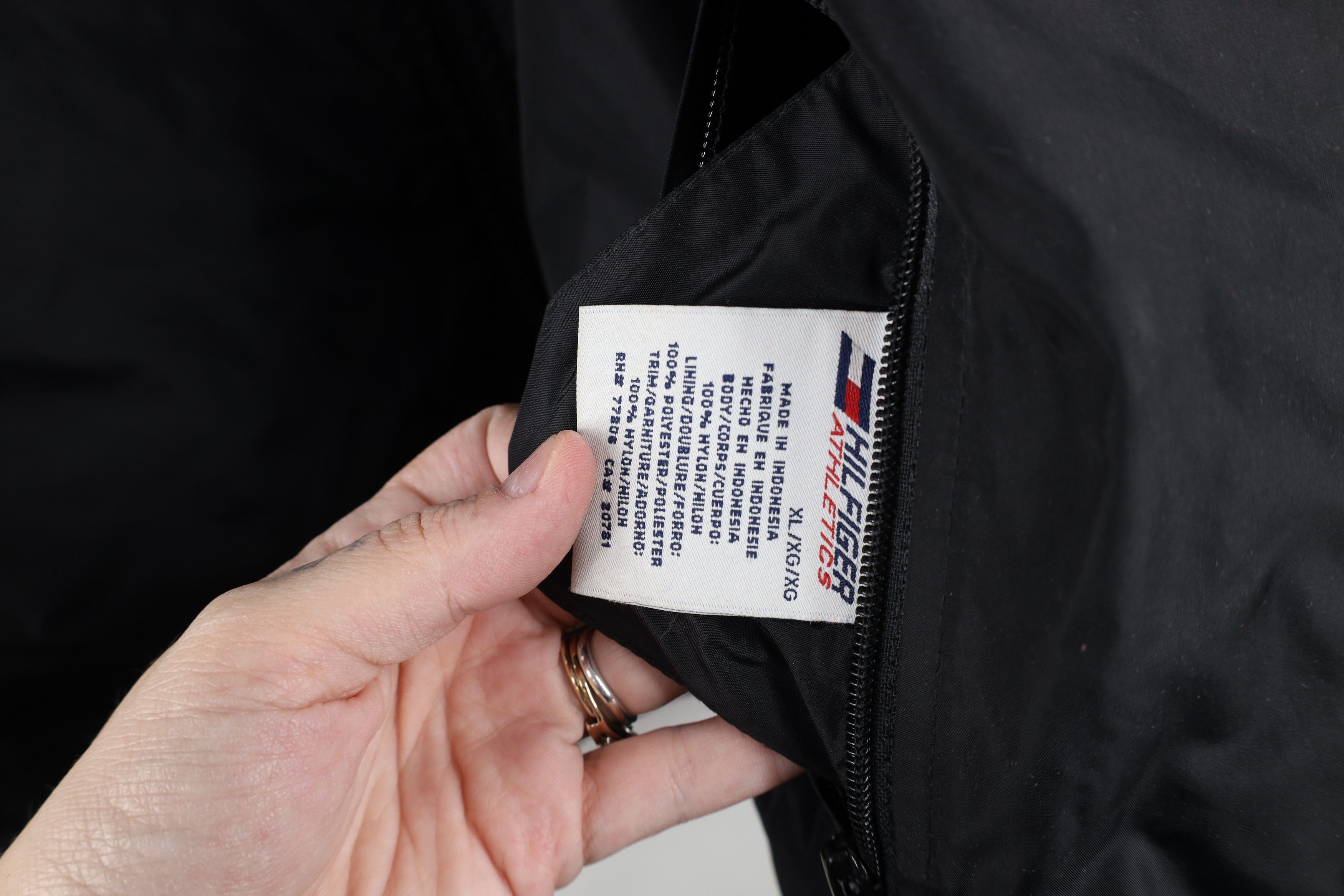 Tommy Hilfiger Vintage 90s Tommy Hilfiger Reversible Windbreaker Jacket Size US XL / EU 56 / 4 - 7 Thumbnail