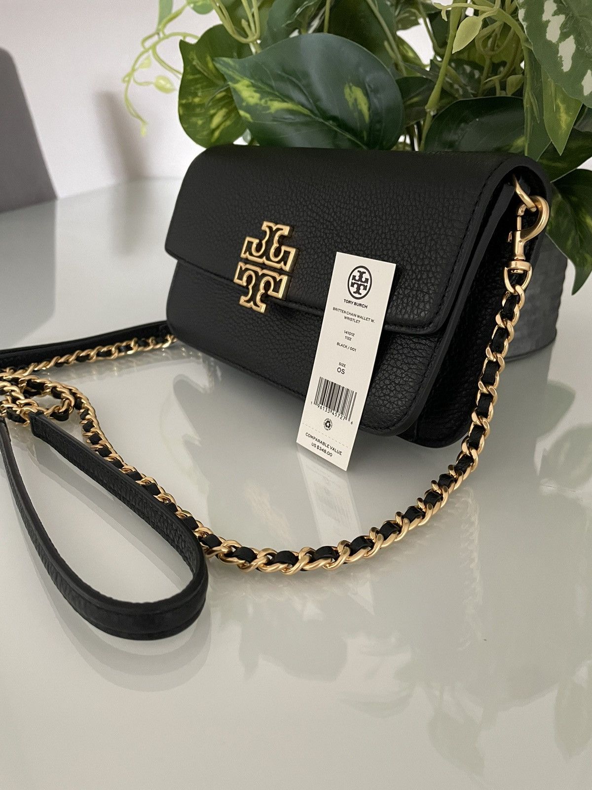 141012★Tory Burch★Britten chain wallet wristlet Amazon.com: Tory Burch Women's Britten Pebble Chain Wallet W