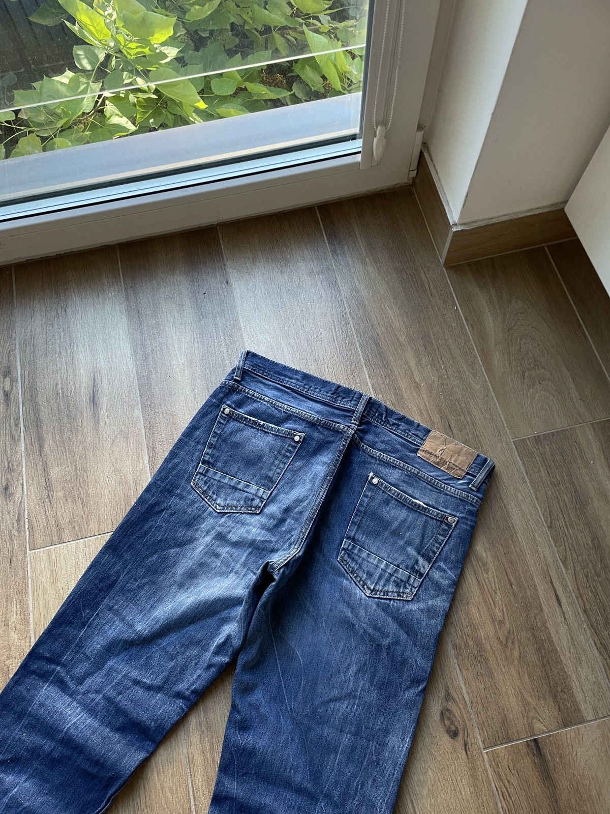 Japanese Brand Vintage Disstressed Jeans Flared Wide Slim Faded Mud Washed Size US 34 / EU 50 - 7 Thumbnail