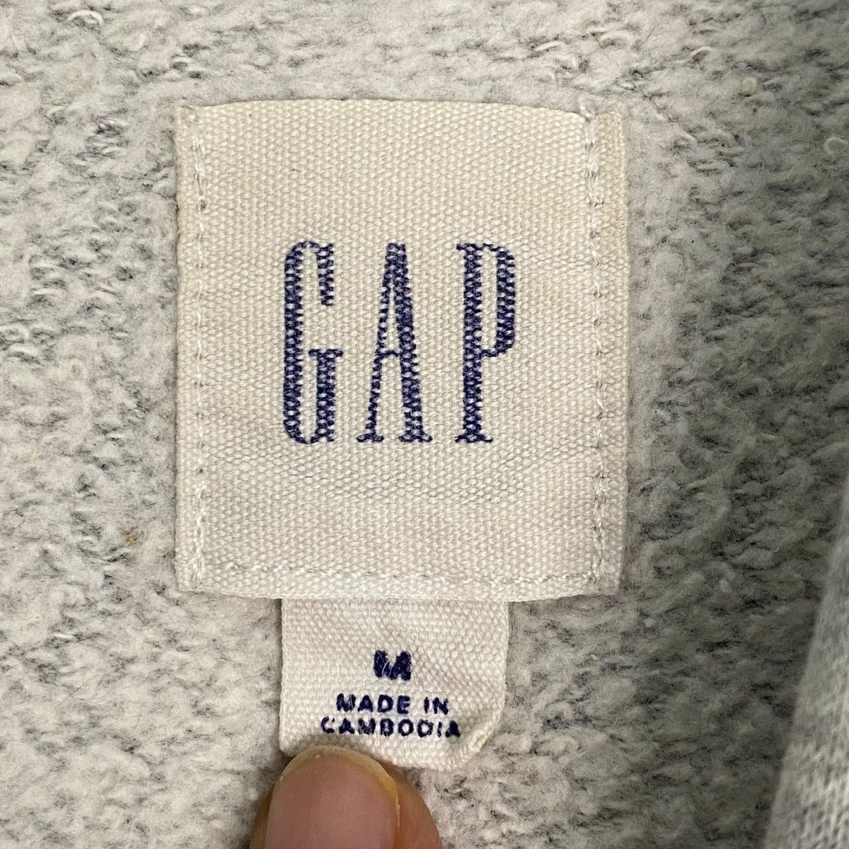 Vintage Vintage GAP Hoodie Sweater Big Logo Gray Pullover Jumper SzM Size US L / EU 52-54 / 3 - 5 Thumbnail