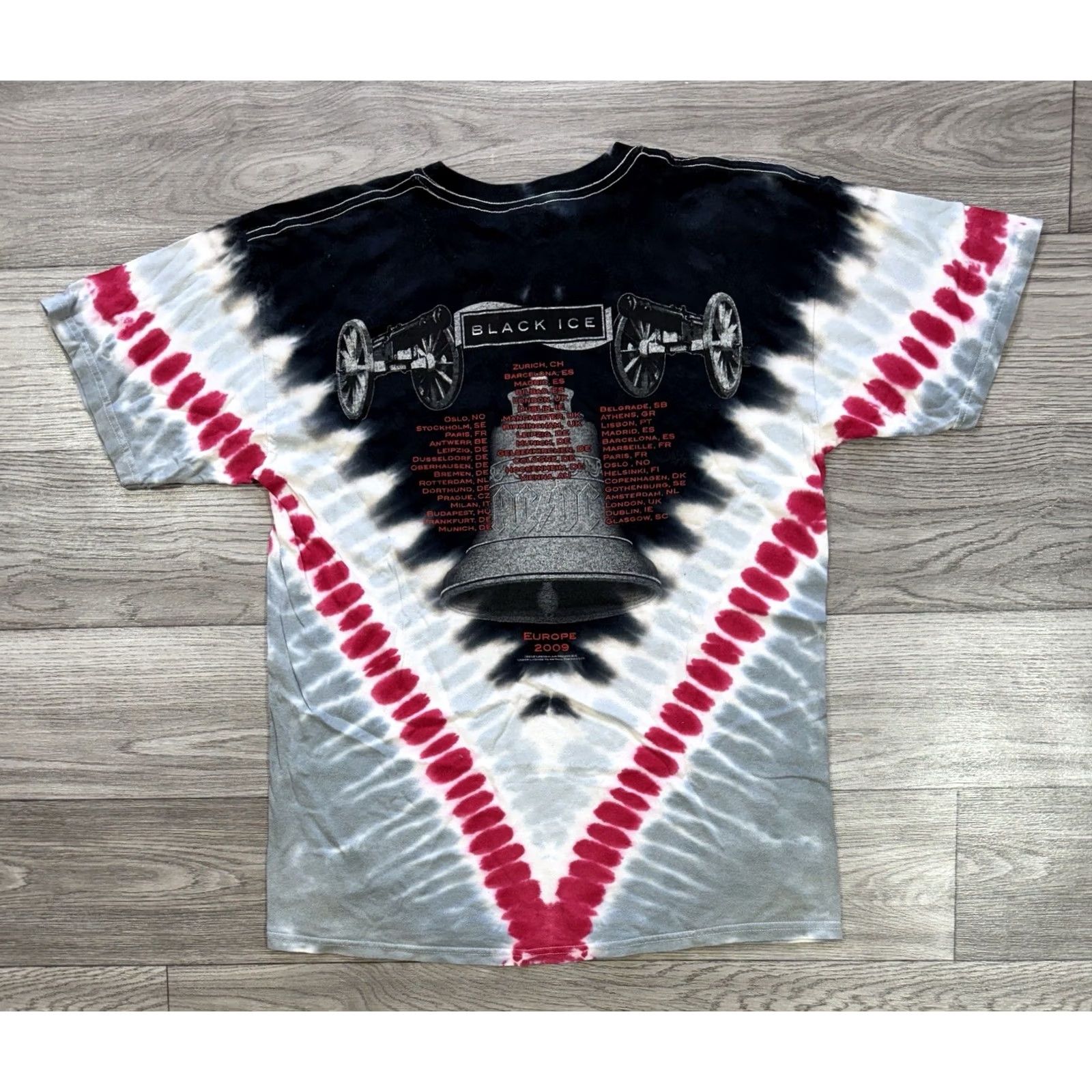 Gildan AC/DC Tie Dye Black Ice 2009 Tour T-Shirt L Mens Gildan Multicolor Short Sleeve Jersey 9.5/10 Size US L / EU 52-54 / 3 - 2 Thumbnail
