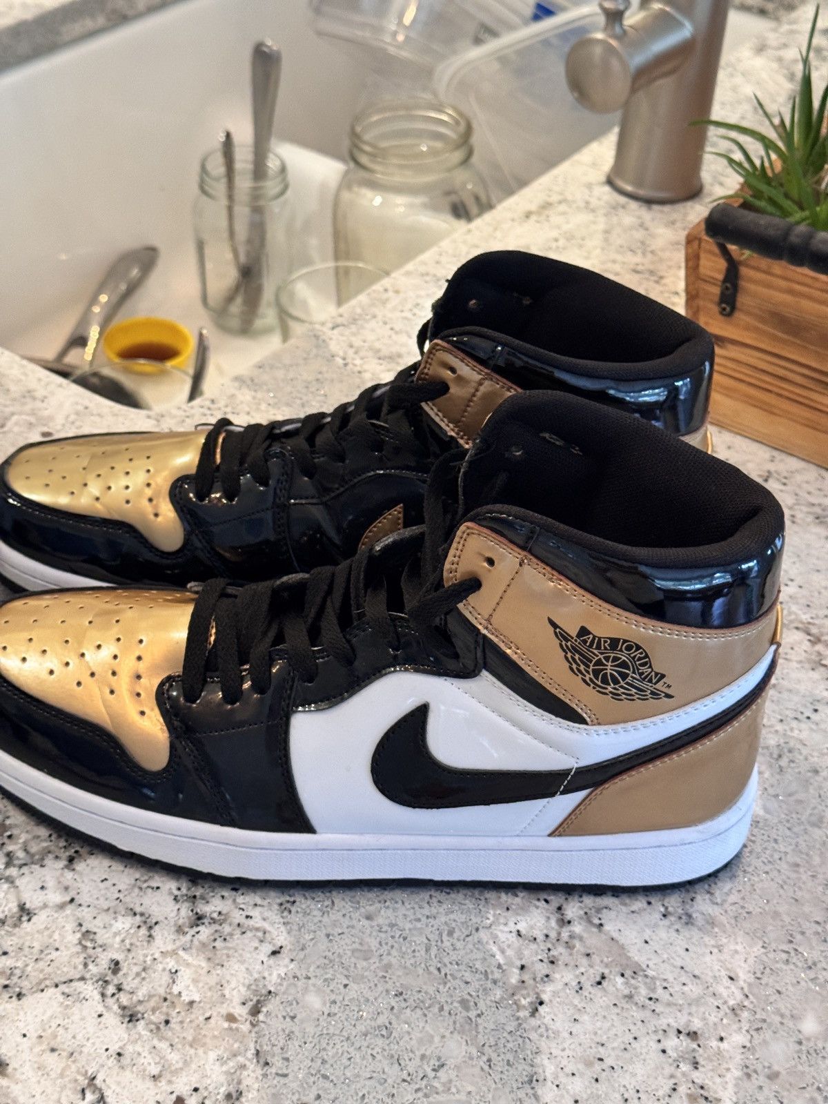 Jordan Brand Air Jordan 1 Retro High OG NRG Gold Toe - Size 11M Size US 11 / EU 44 - 2 Thumbnail