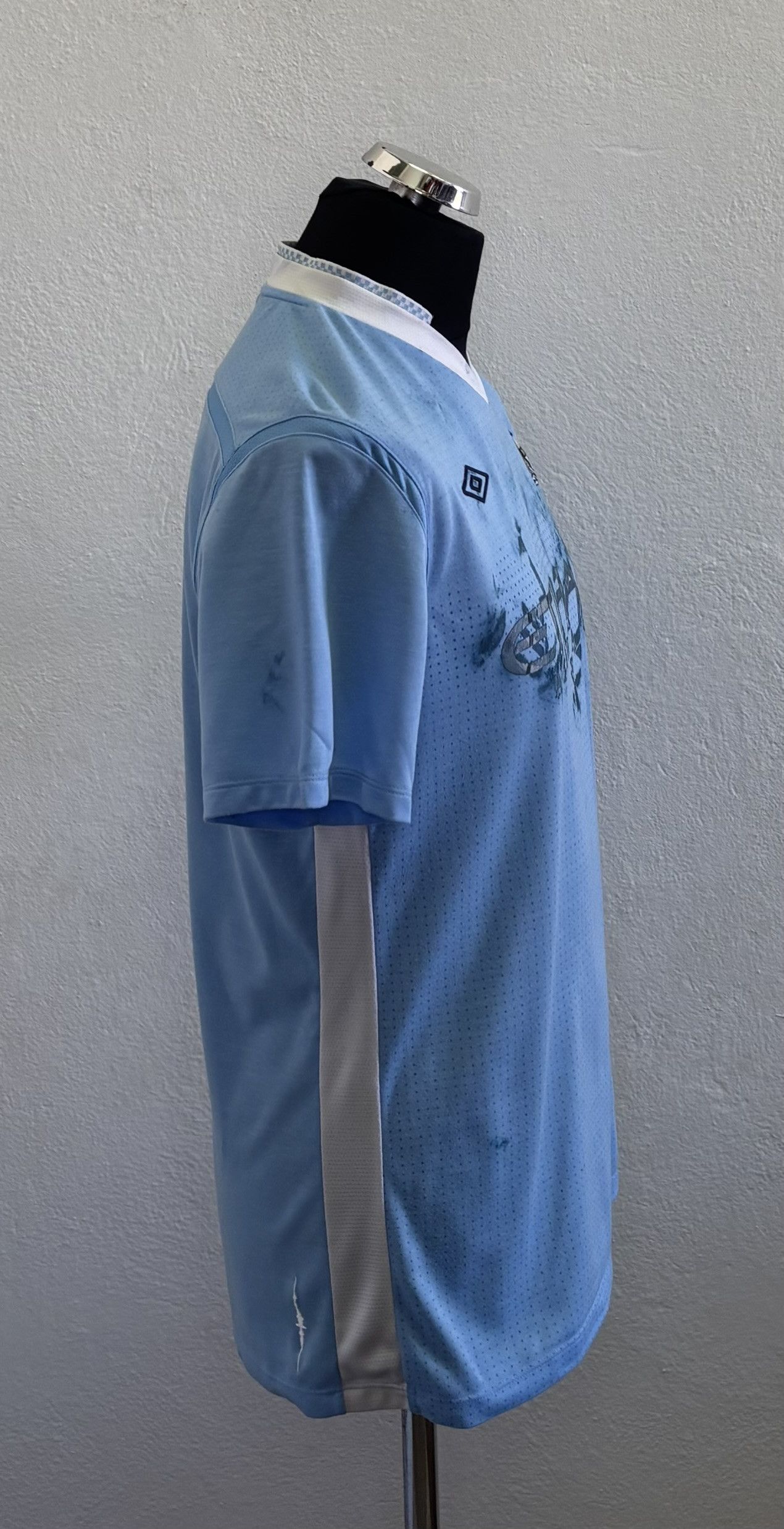 Umbro Manchester City 2011/2012 Umbro Football Jersey Size M Size US M / EU 48-50 / 2 - 4 Thumbnail