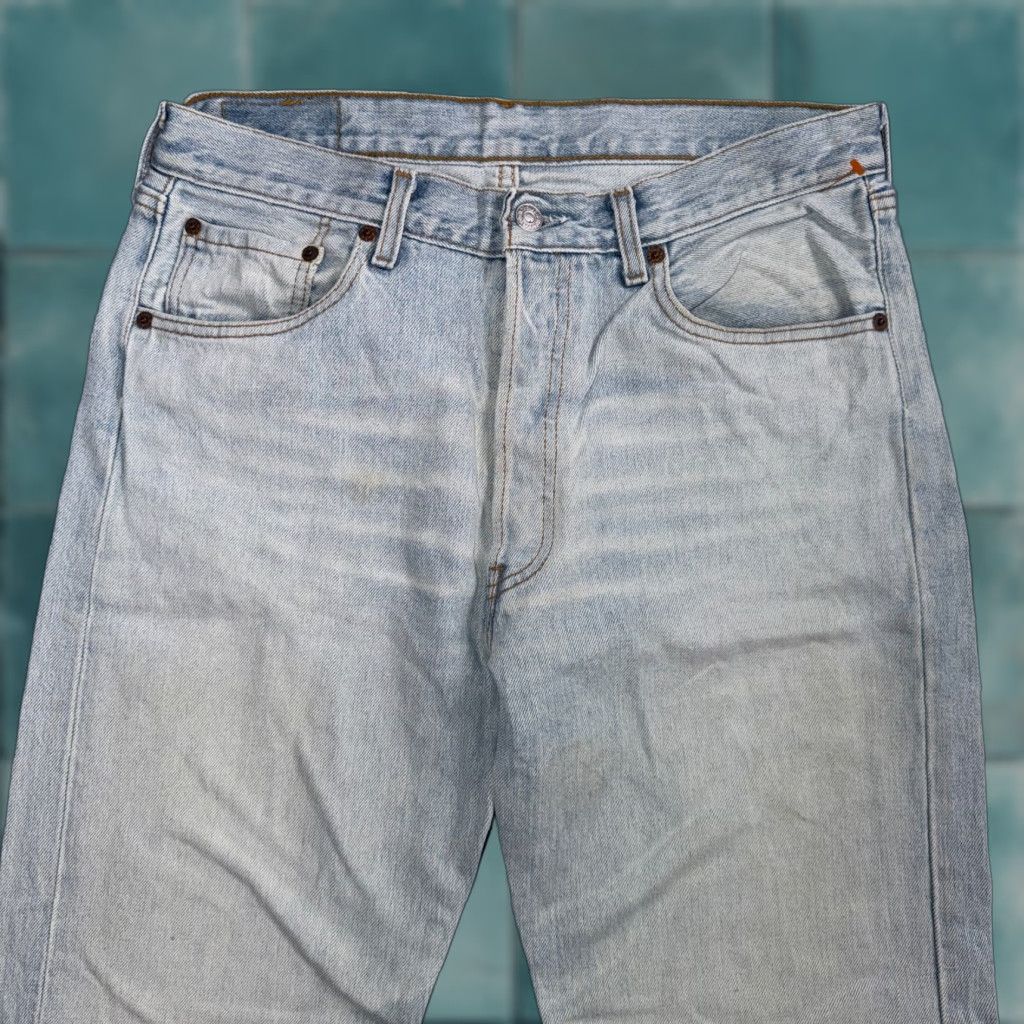 Levi's VINTAGE Levis 501 Jeans 90s XX Y2K Straight Leg Blue Light Wash 33x36 Act 31x32 Men Size US 33 - 1 Thumbnail