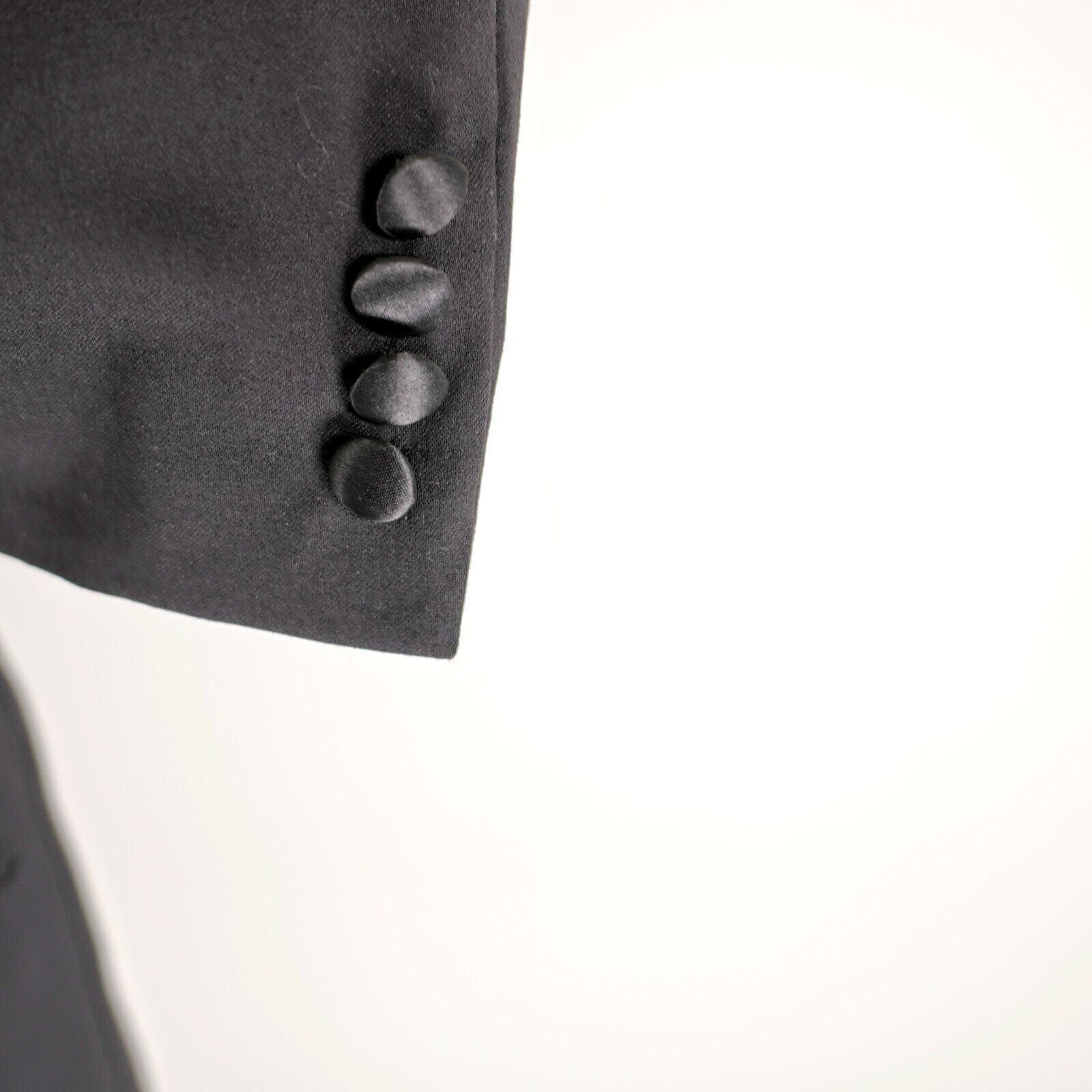Calvin Klein Calvin Klein Wool Black 2 Felt Button 2 Piece Tuxedo 44R 41/ Size 44R - 8 Thumbnail