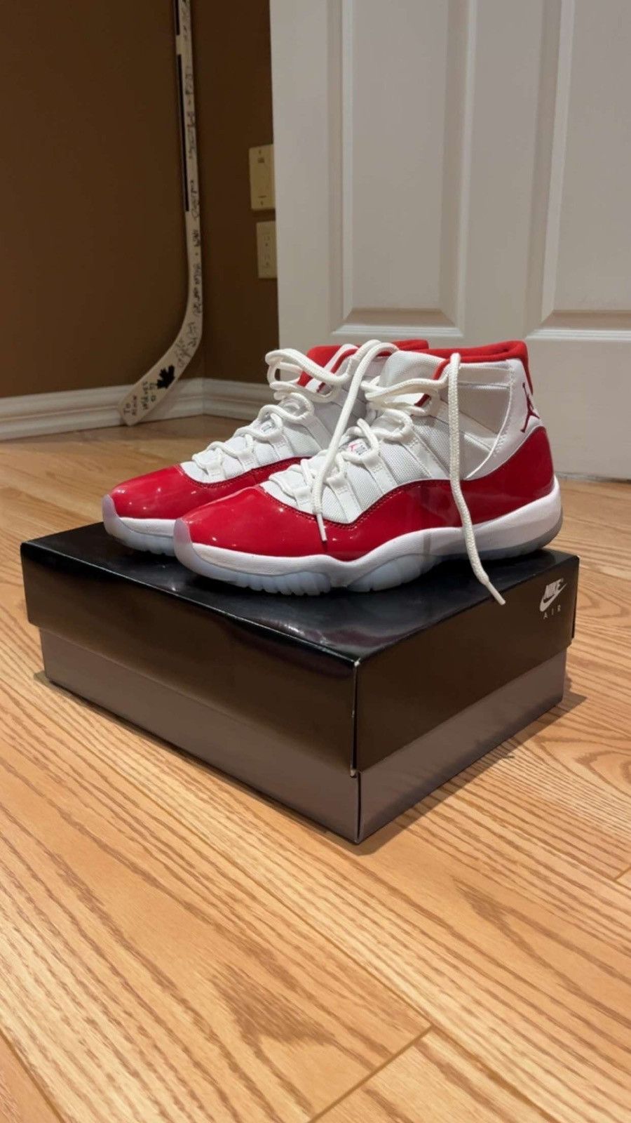 Nike Jordan 11 Retro Cherry Size US 10.5 / EU 43-44 - 6 Thumbnail