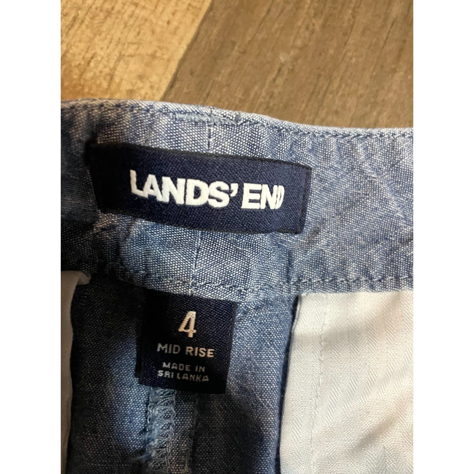Lands' End Lands' End Shorts Womens Size 4 Blue Mid Rise Chino Pleated Front Size 27" / US 4 / IT 40 - 4 Thumbnail