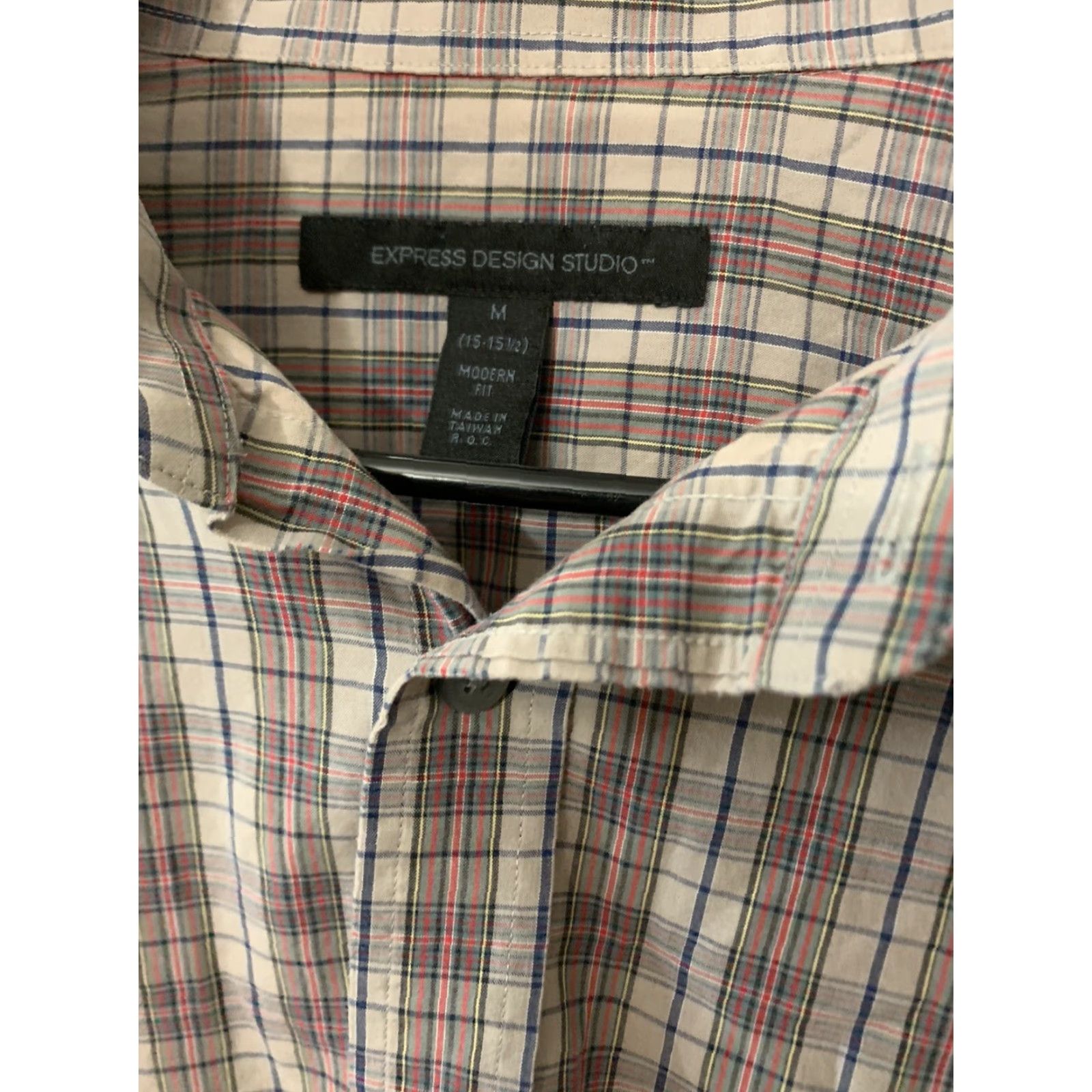Express EXPRESS Button Up Shirt Mens M Modern Fit L/S Gray Plaid Check Casual Business Dress Shirt Mens Medium Gray Plaid Advanced Fit Modern Style Size US M / EU 48-50 / 2 - 2 Thumbnail