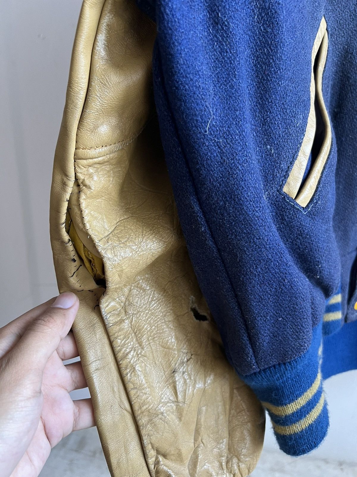 Vintage 60s-70s Distressed Vintage Butwin Varsity Jacket Size US M / EU 48-50 / 2 - 6 Thumbnail