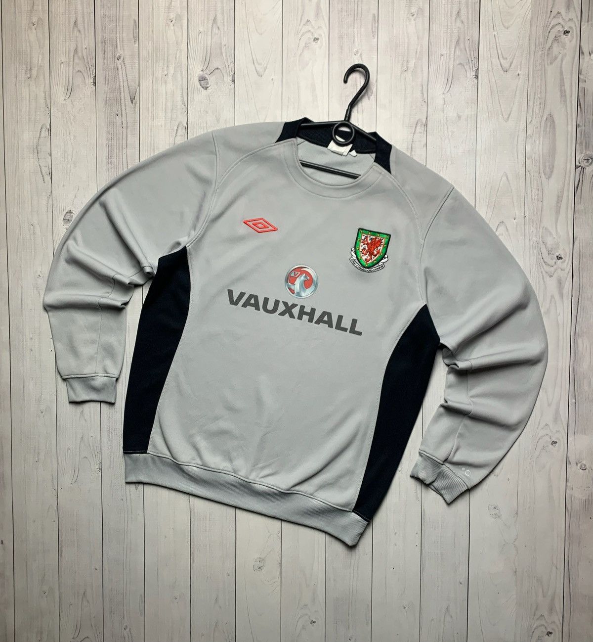 Umbro × Vintage Vintage Umbro Wales soccer sweatshirt size L logo Size US L / EU 52-54 / 3 - 1 Thumbnail