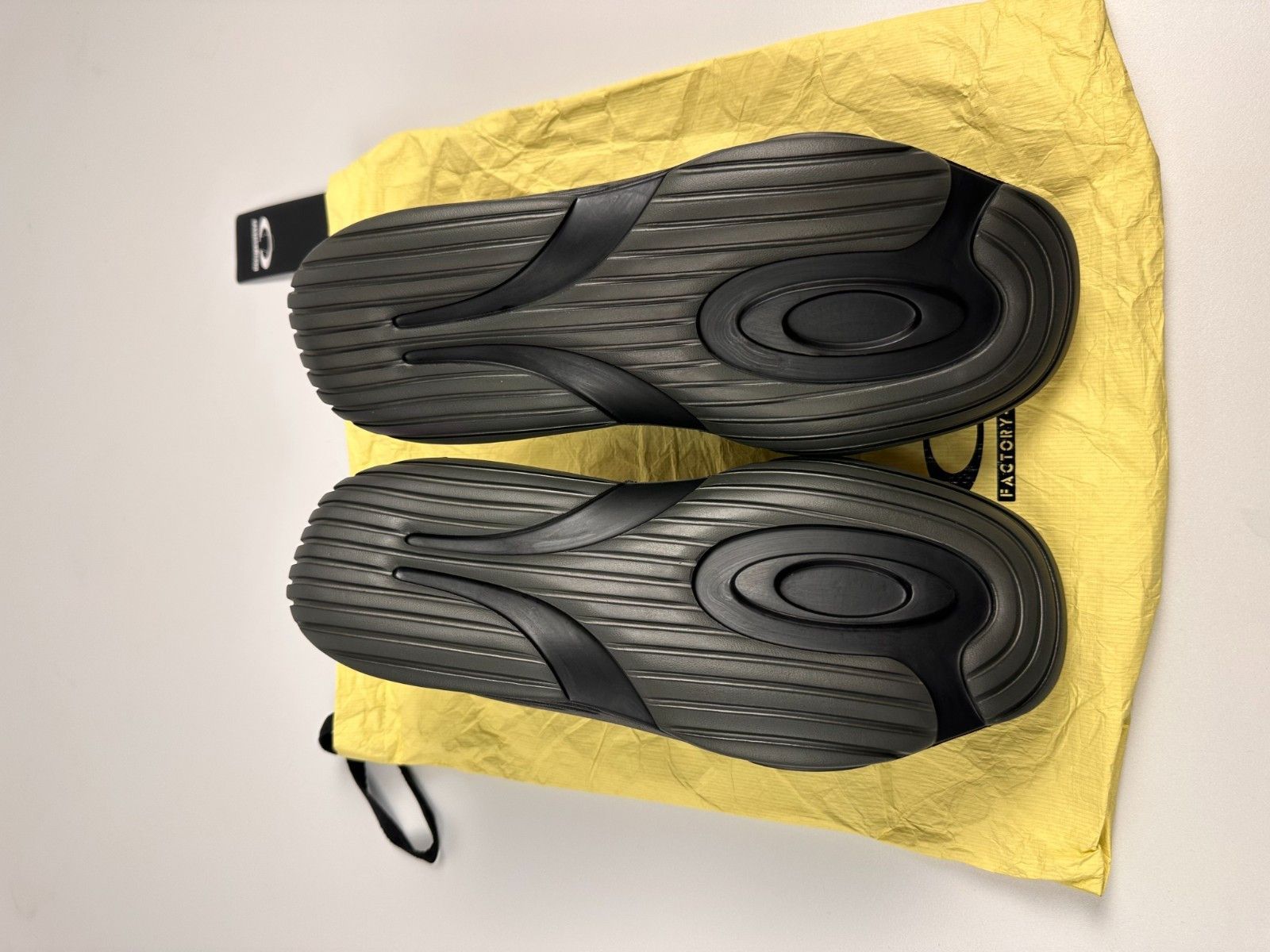 Oakley Oakley Factory Team x Brain Dead Paguro slide Black US10 Size US 10 / EU 43 - 5 Thumbnail