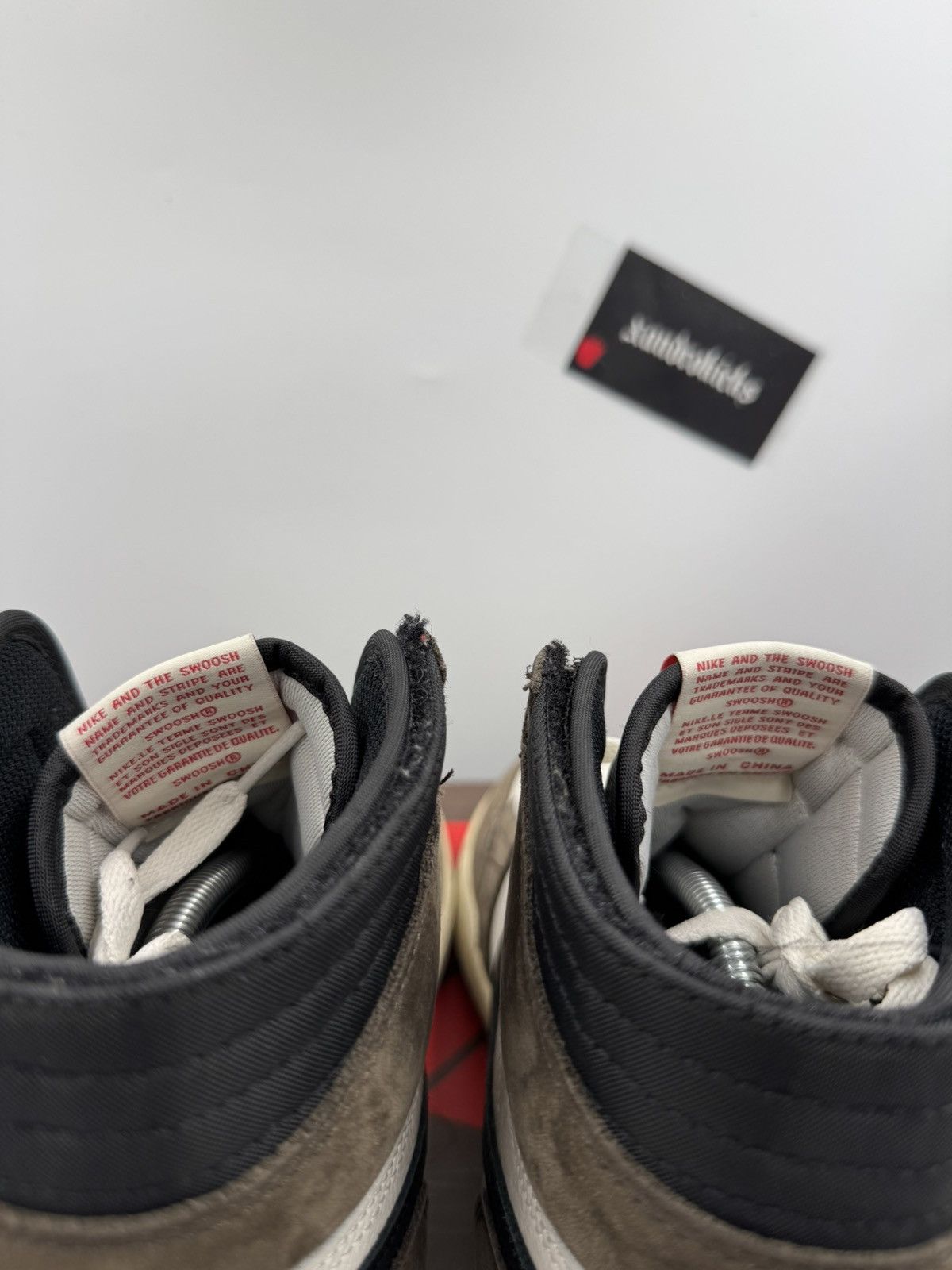 Travis Scott Size 9.5 Jordan 1 High OG Mocha Size US 9.5 / EU 42-43 - 5 Thumbnail