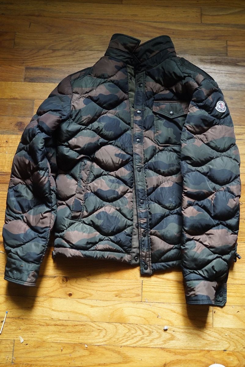 image of Moncler “Nambour” Camo Quilted Down Jacket Men’S M (2), Men's (Size Medium)