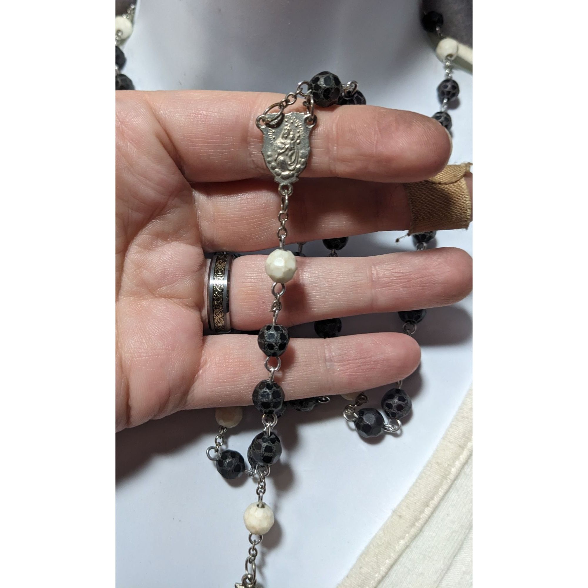Other Vintage Black White And Silver Tone Textured Beaded Rosary N Size ONE SIZE - 11 Thumbnail