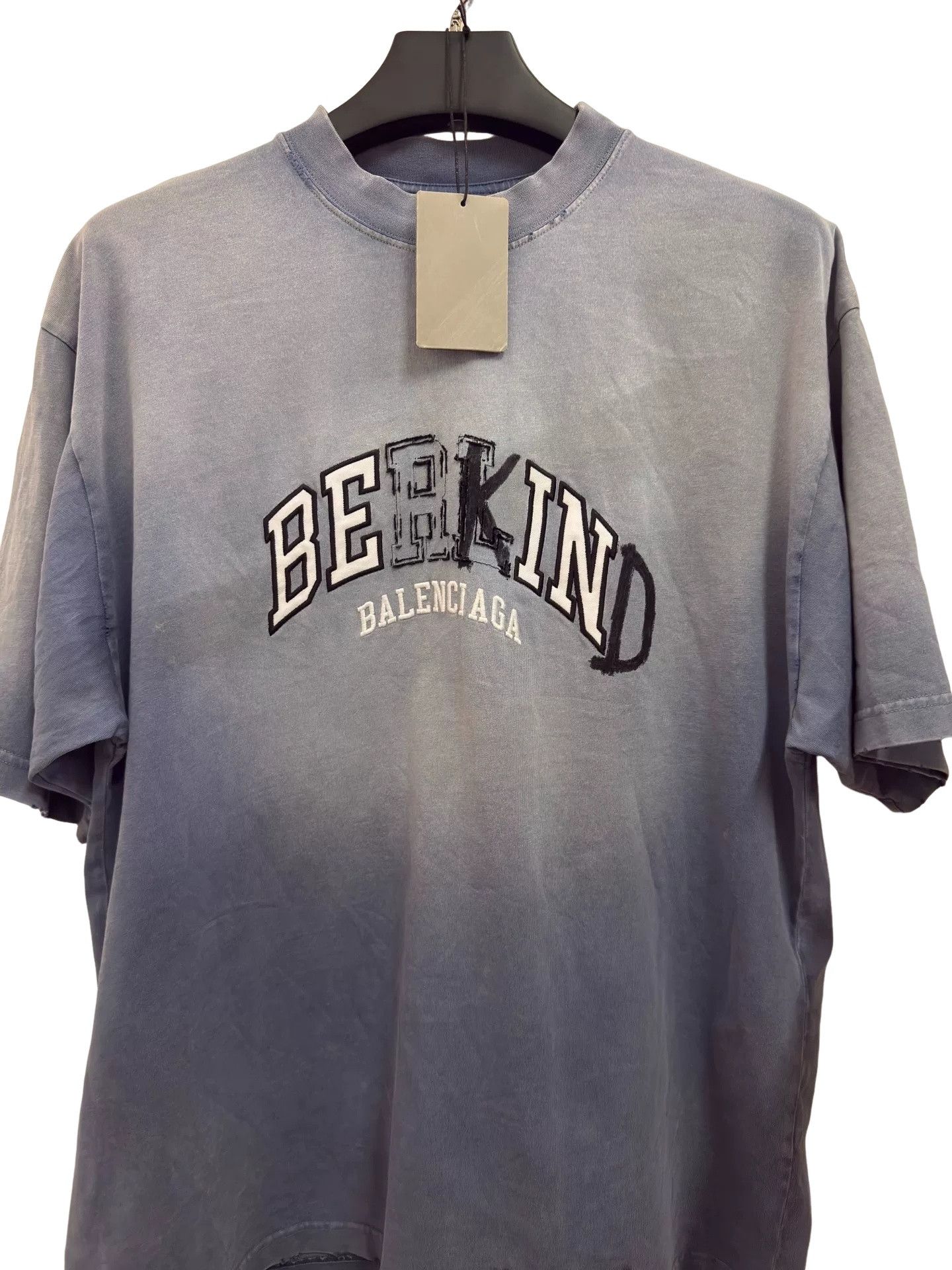 Balenciaga Balenciaga Be Kind Distressed T-Shirt L Size US L / EU 52-54 / 3 - 1 Thumbnail